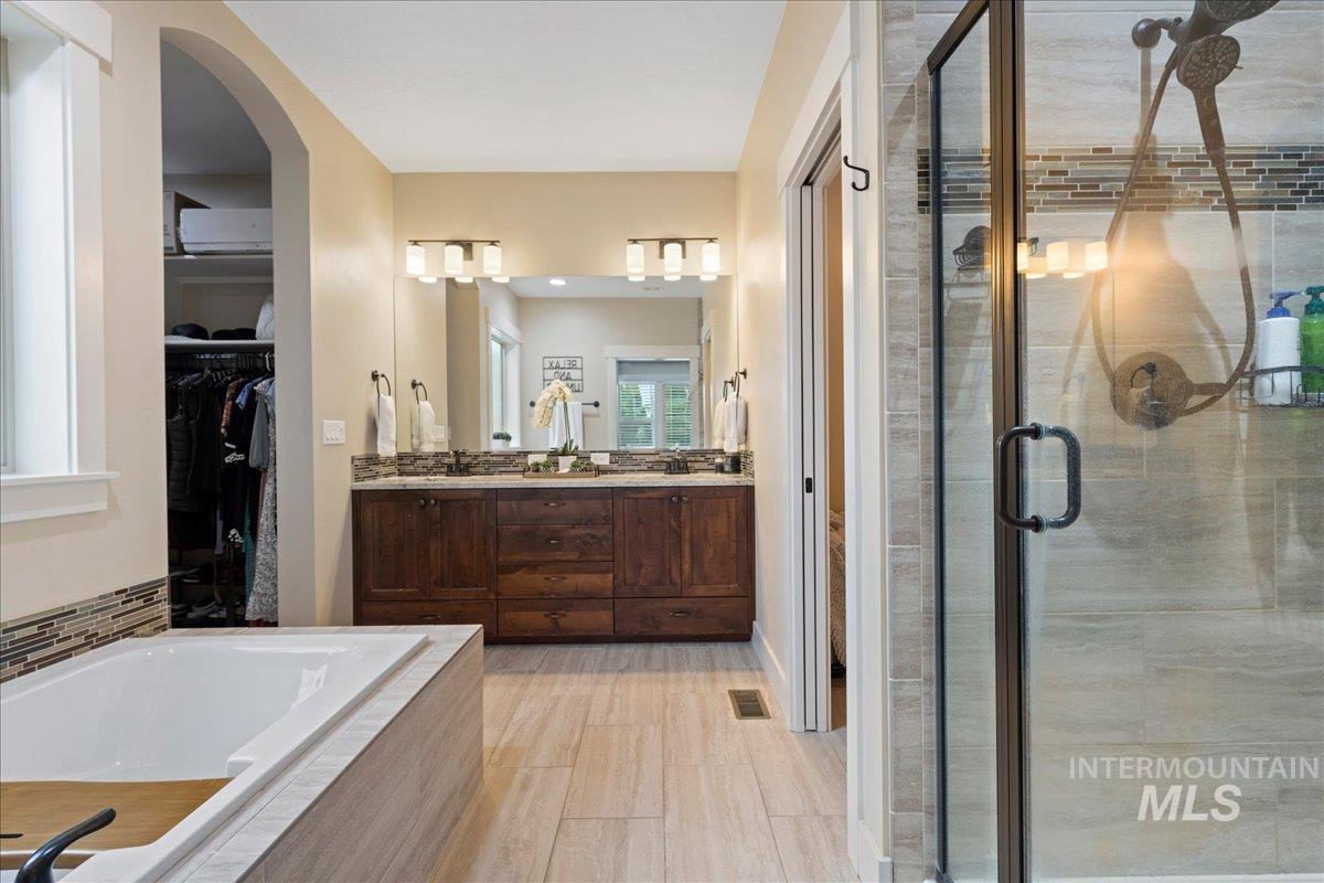 2317 N Van Dyke Ave, Kuna, Idaho 83634, 4 Bedrooms, 2.5 Bathrooms, Residential For Sale, Price $579,900, 98977770