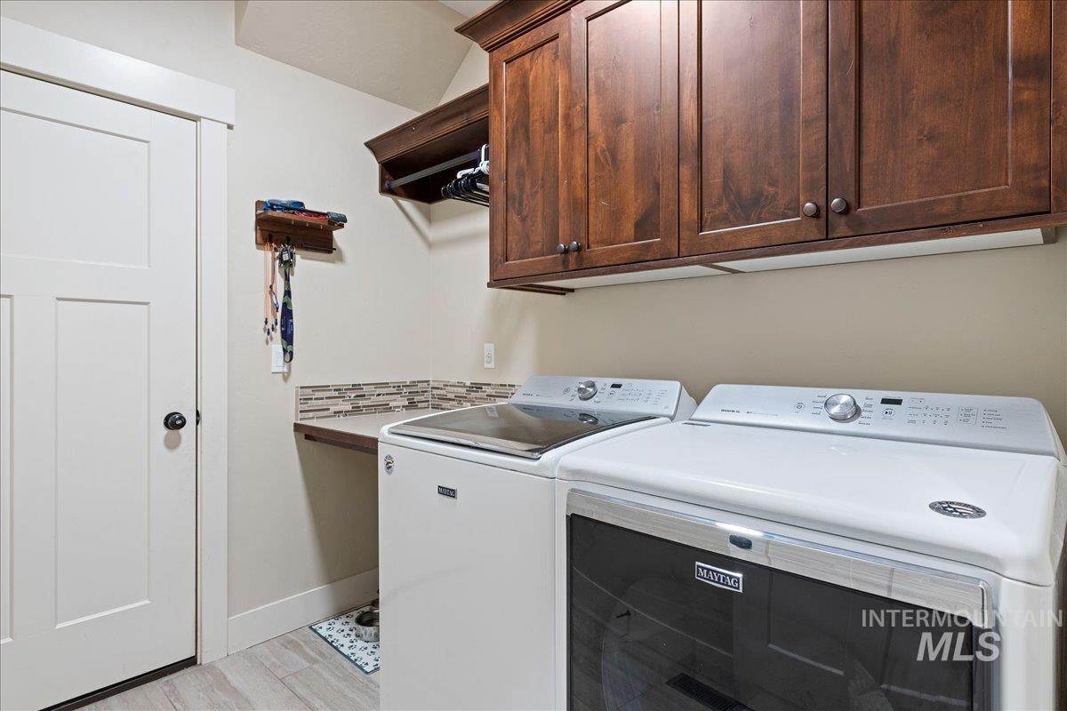 2317 N Van Dyke Ave, Kuna, Idaho 83634, 4 Bedrooms, 2.5 Bathrooms, Residential For Sale, Price $579,900, 98977770