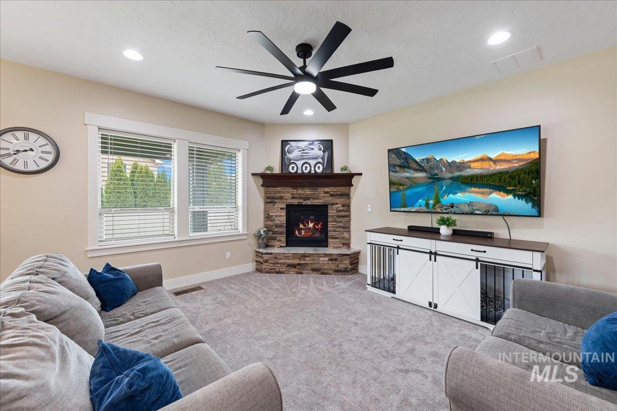 2317 N Van Dyke Ave, Kuna, Idaho 83634, 4 Bedrooms, 2.5 Bathrooms, Residential For Sale, Price $579,900, 98977770