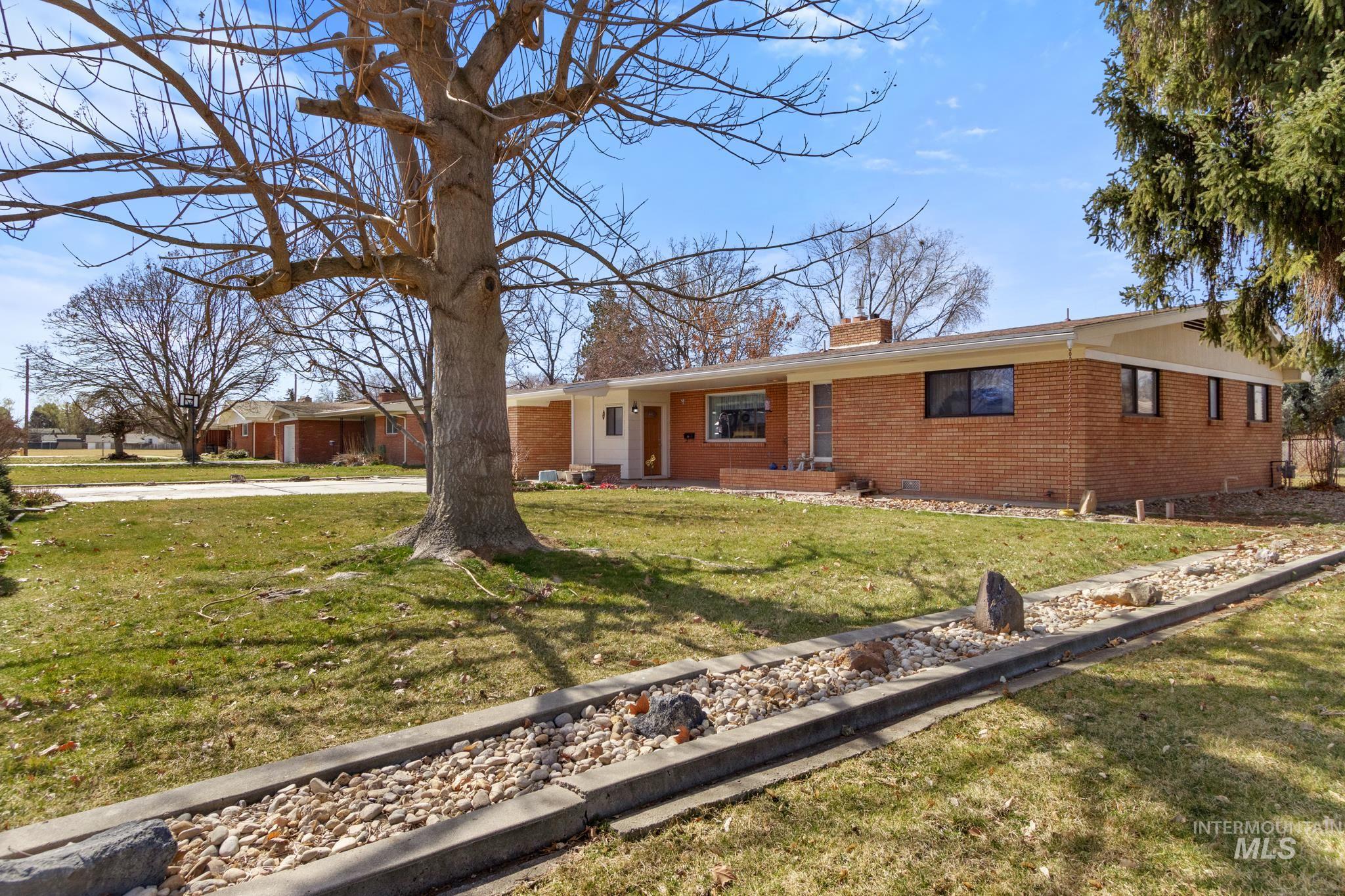 507 S State St, Nampa, Idaho 83686, 3 Bedrooms, 2 Bathrooms, Residential For Sale, Price $406,000, 98977773