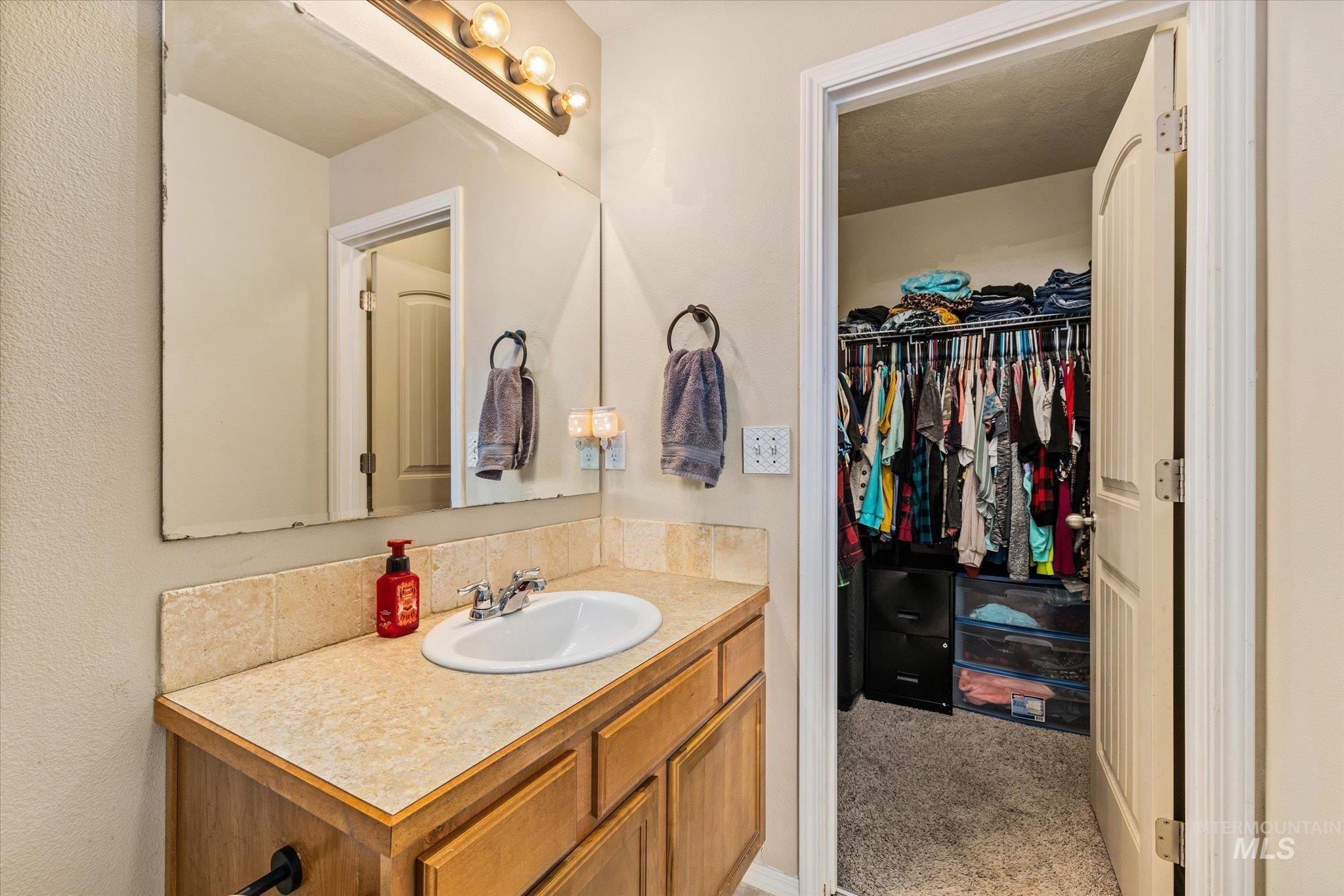 597 E Great Bear St, Kuna, Idaho 83634, 3 Bedrooms, 2 Bathrooms, Residential For Sale, Price $365,000, 98977775