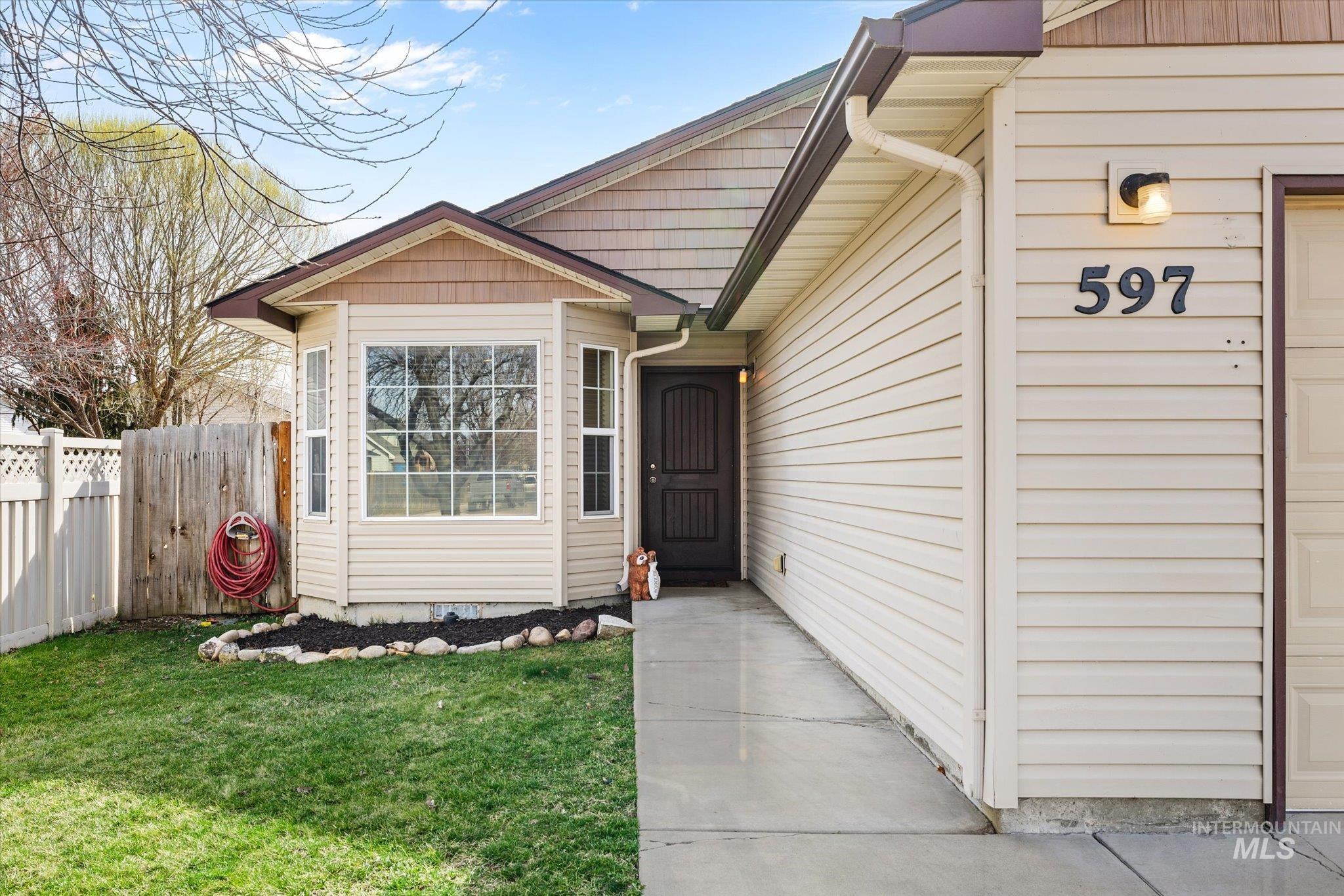 597 E Great Bear St, Kuna, Idaho 83634, 3 Bedrooms, 2 Bathrooms, Residential For Sale, Price $365,000, 98977775