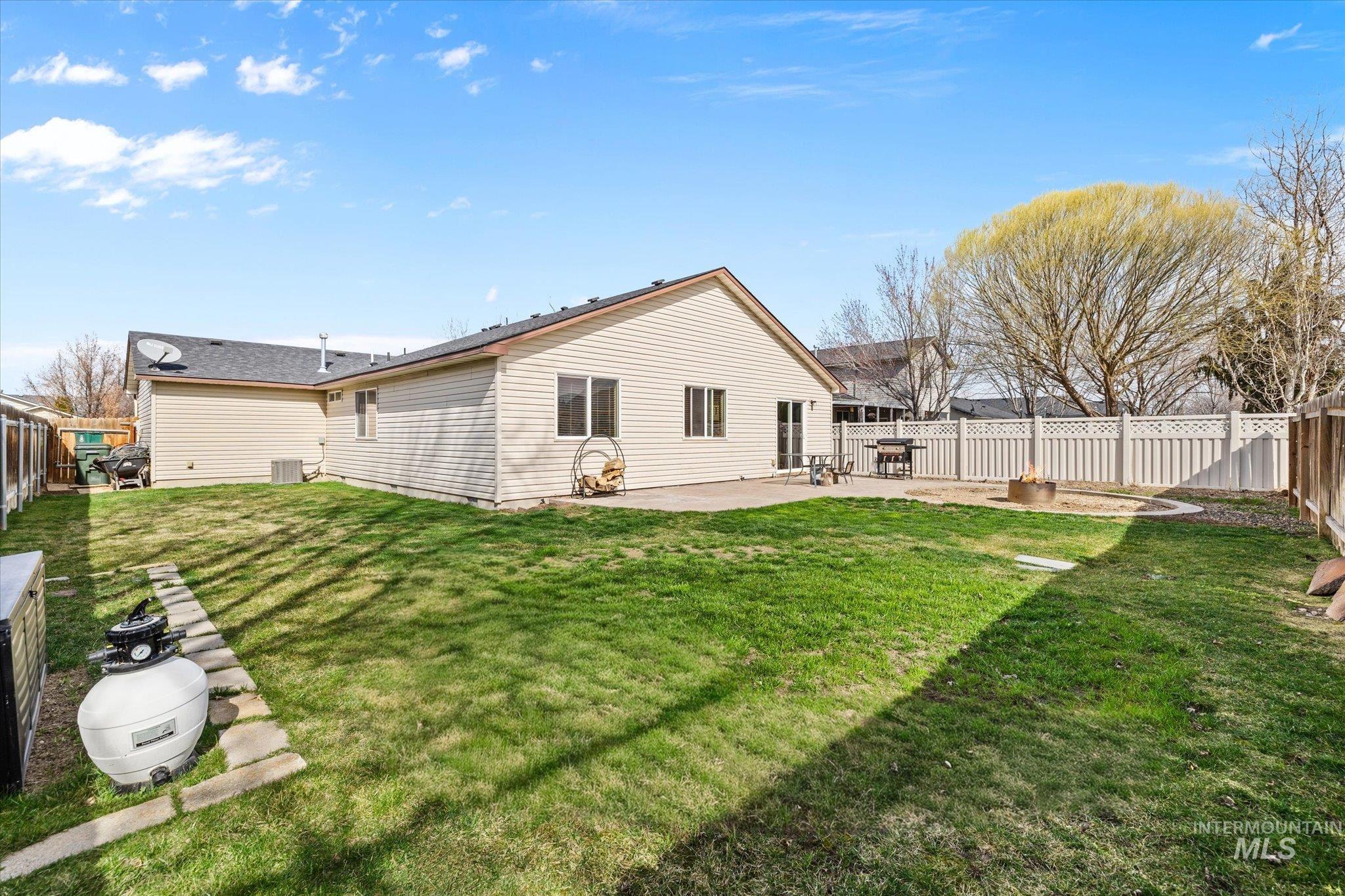 597 E Great Bear St, Kuna, Idaho 83634, 3 Bedrooms, 2 Bathrooms, Residential For Sale, Price $365,000, 98977775