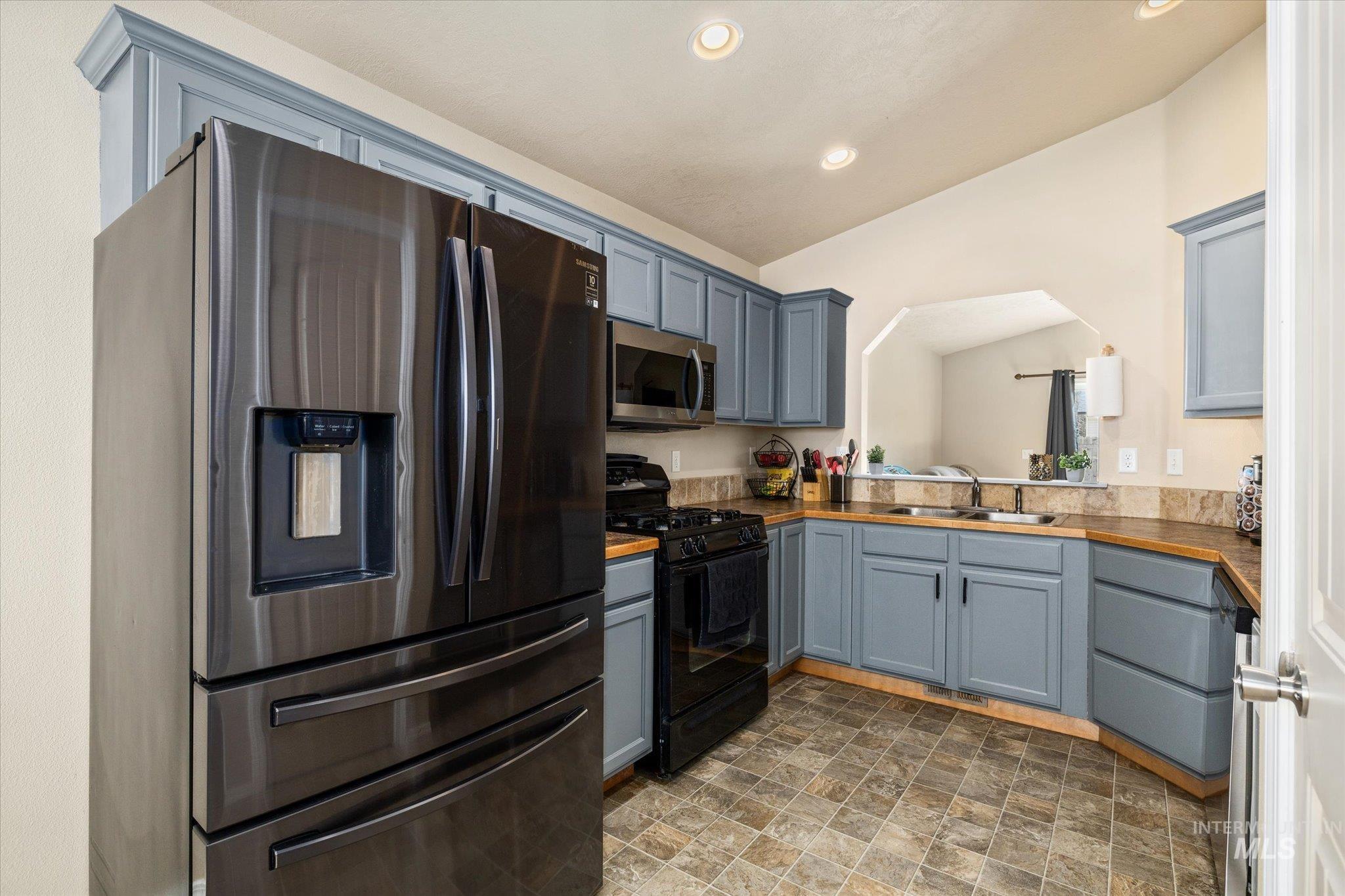 597 E Great Bear St, Kuna, Idaho 83634, 3 Bedrooms, 2 Bathrooms, Residential For Sale, Price $365,000, 98977775