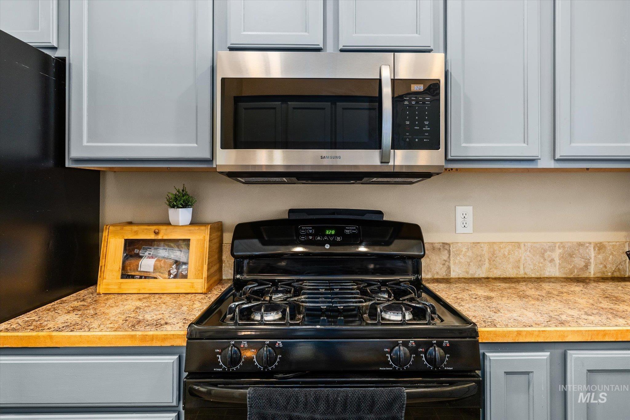 597 E Great Bear St, Kuna, Idaho 83634, 3 Bedrooms, 2 Bathrooms, Residential For Sale, Price $365,000, 98977775