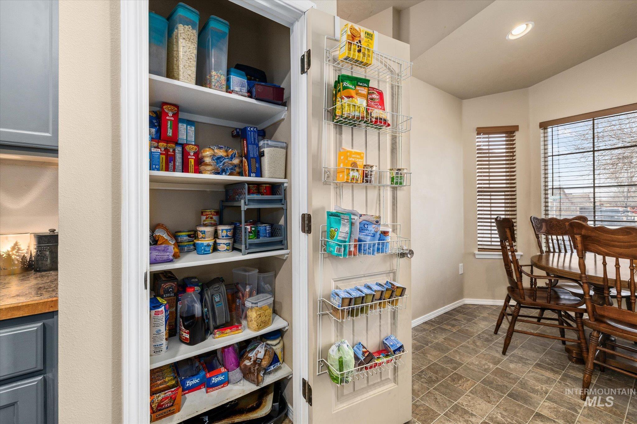 597 E Great Bear St, Kuna, Idaho 83634, 3 Bedrooms, 2 Bathrooms, Residential For Sale, Price $365,000, 98977775