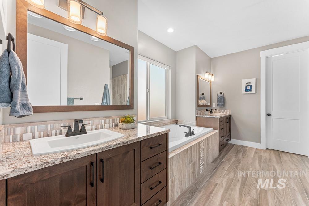 2177 E Mores Trail Dr, Meridian, Idaho 83642, 3 Bedrooms, 2.5 Bathrooms, Residential For Sale, Price $1,050,000,MLS 98977776