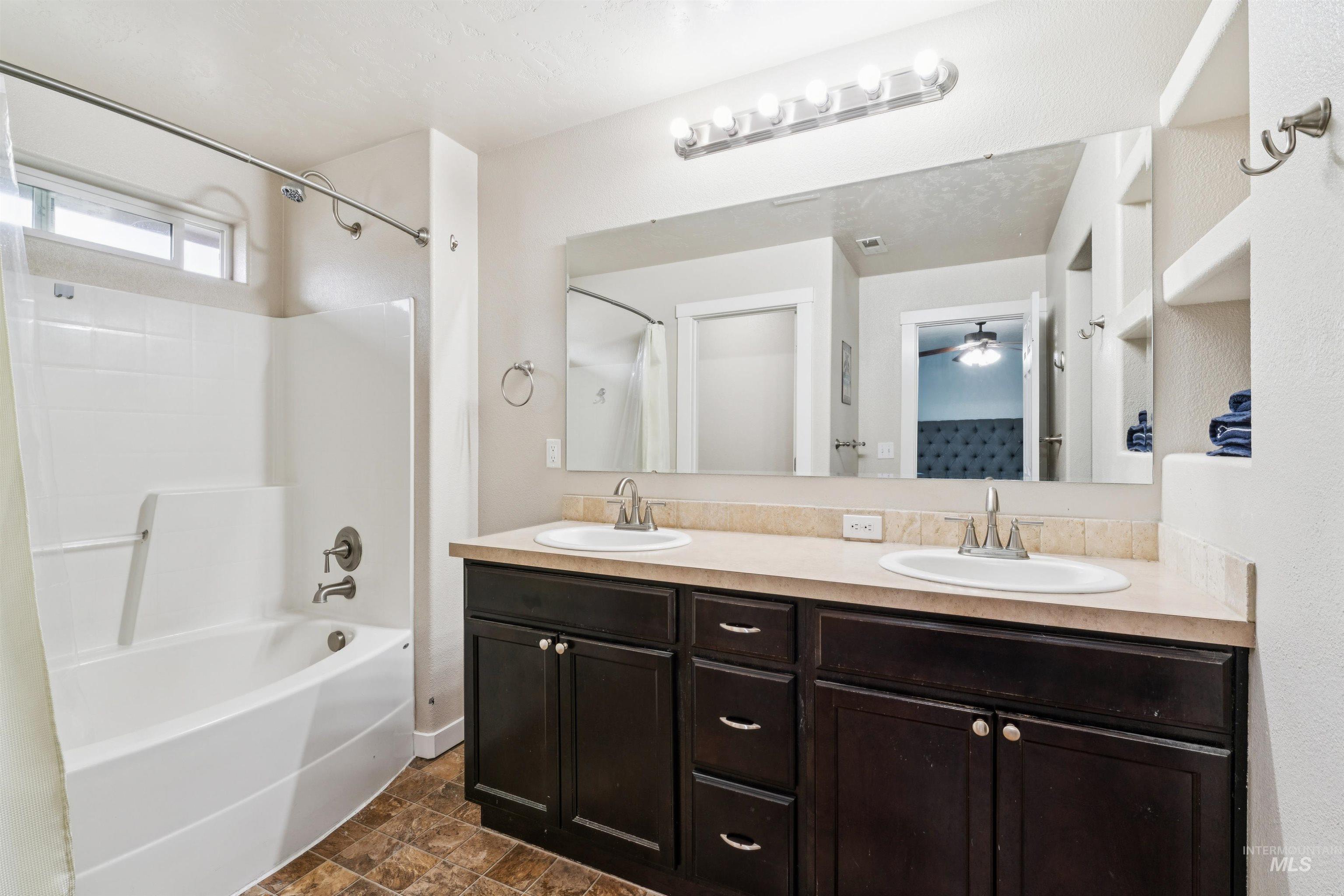 950 N Pine Brook Way, Star, Idaho 83669, 4 Bedrooms, 3 Bathrooms, Residential For Sale, Price $499,000, 98977780