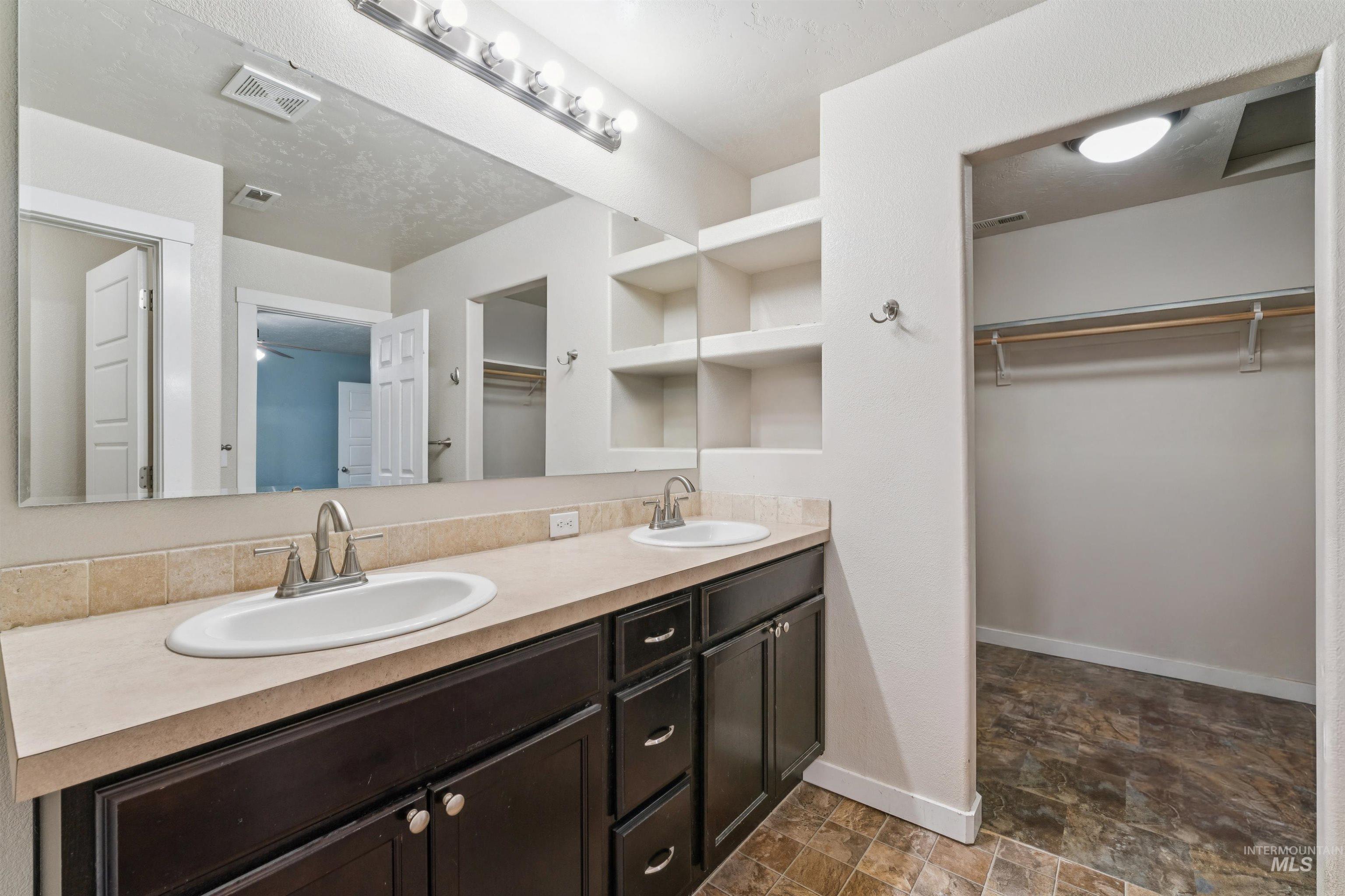 950 N Pine Brook Way, Star, Idaho 83669, 4 Bedrooms, 3 Bathrooms, Residential For Sale, Price $499,000, 98977780