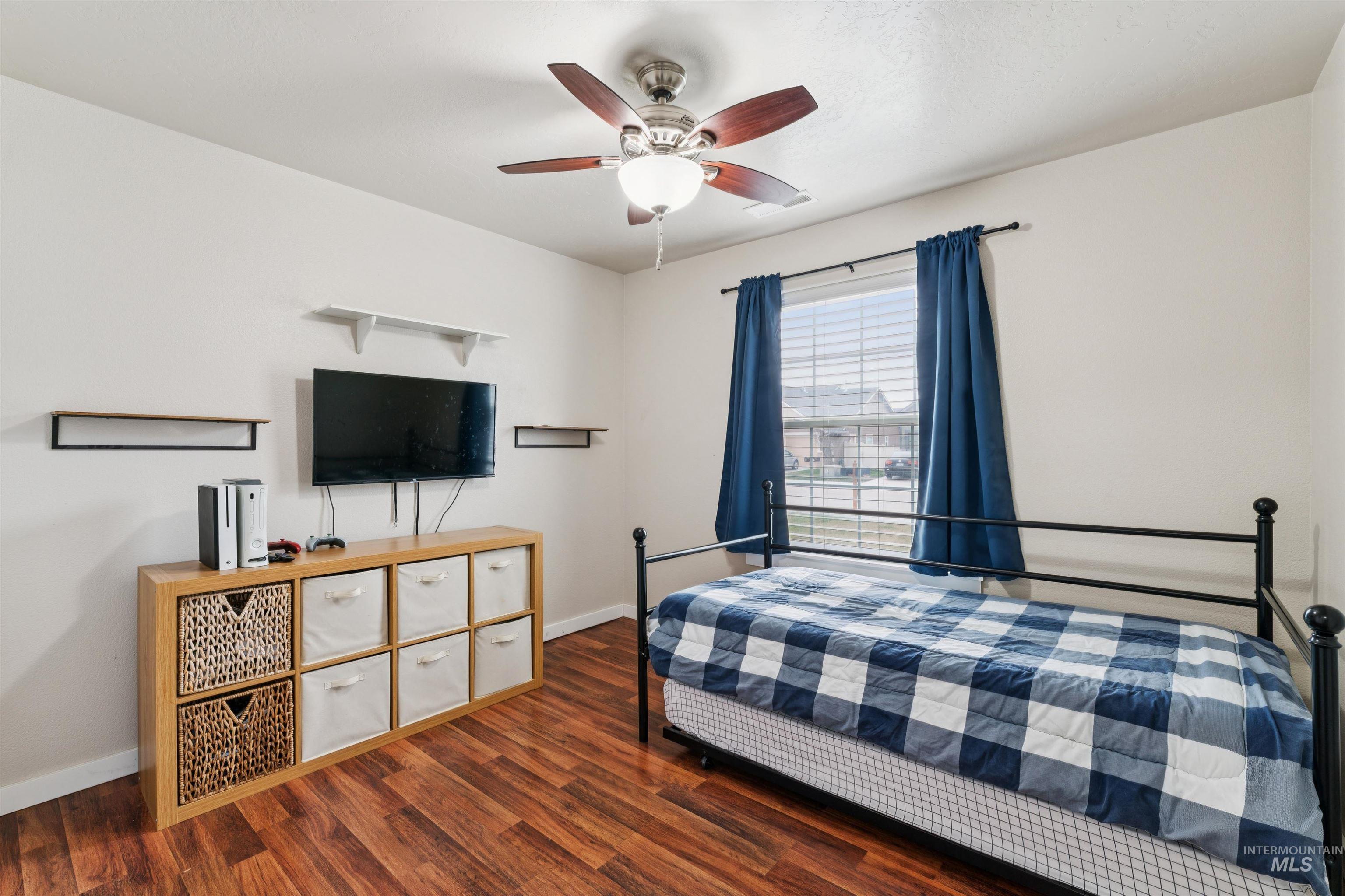 950 N Pine Brook Way, Star, Idaho 83669, 4 Bedrooms, 3 Bathrooms, Residential For Sale, Price $499,000, 98977780