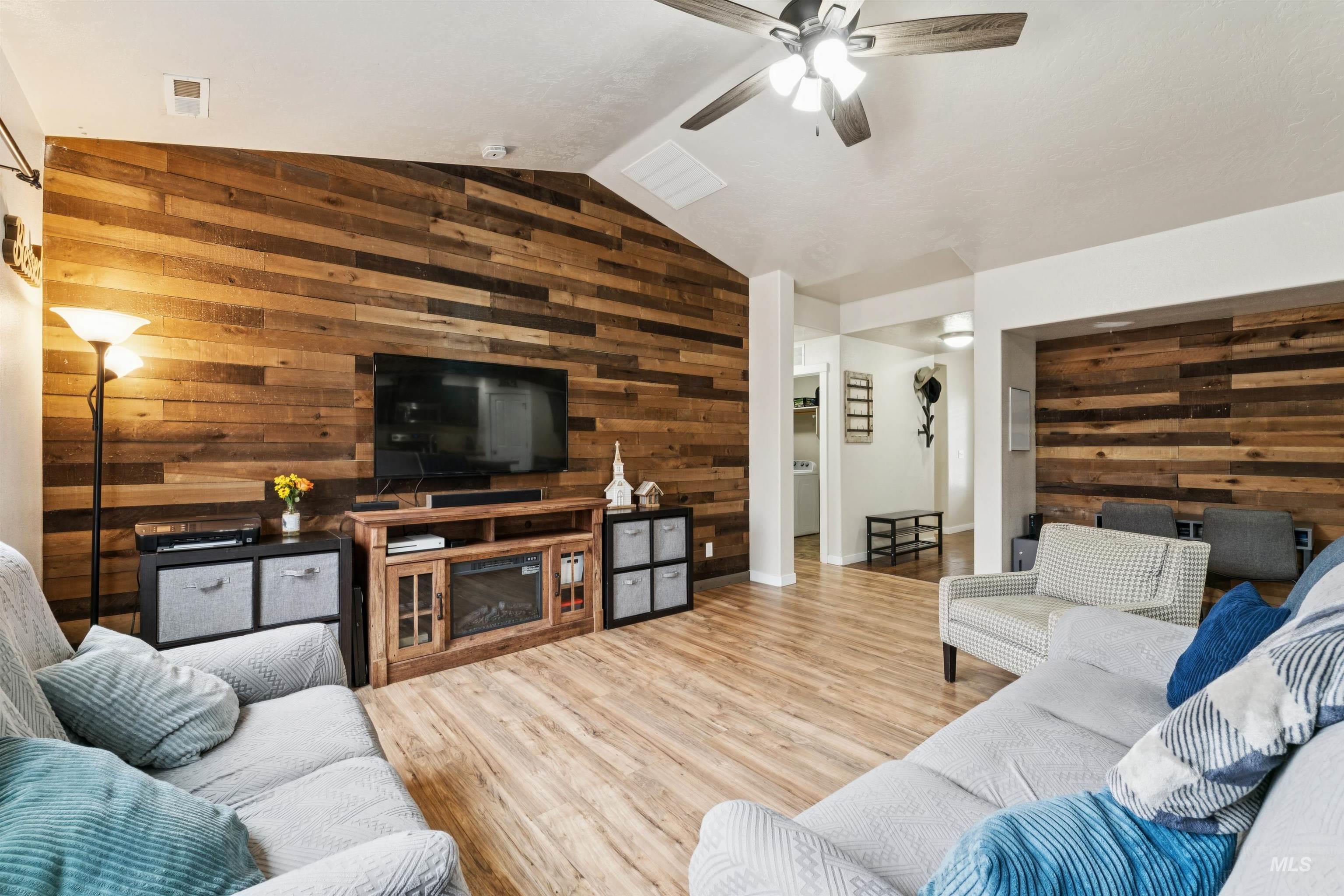 950 N Pine Brook Way, Star, Idaho 83669, 4 Bedrooms, 3 Bathrooms, Residential For Sale, Price $499,000, 98977780