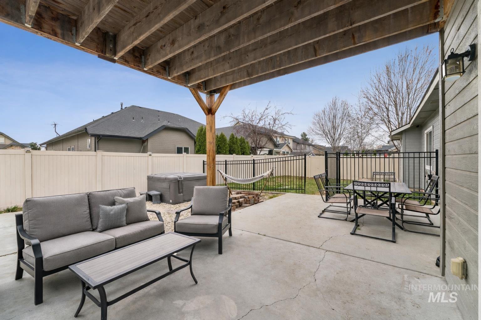 950 N Pine Brook Way, Star, Idaho 83669, 4 Bedrooms, 3 Bathrooms, Residential For Sale, Price $499,000, 98977780