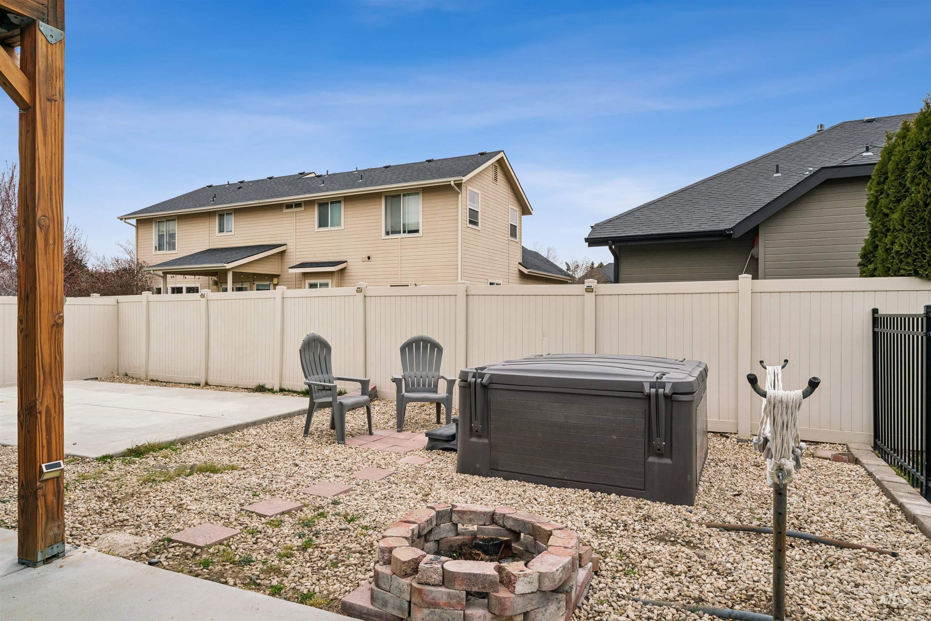 950 N Pine Brook Way, Star, Idaho 83669, 4 Bedrooms, 3 Bathrooms, Residential For Sale, Price $499,000, 98977780