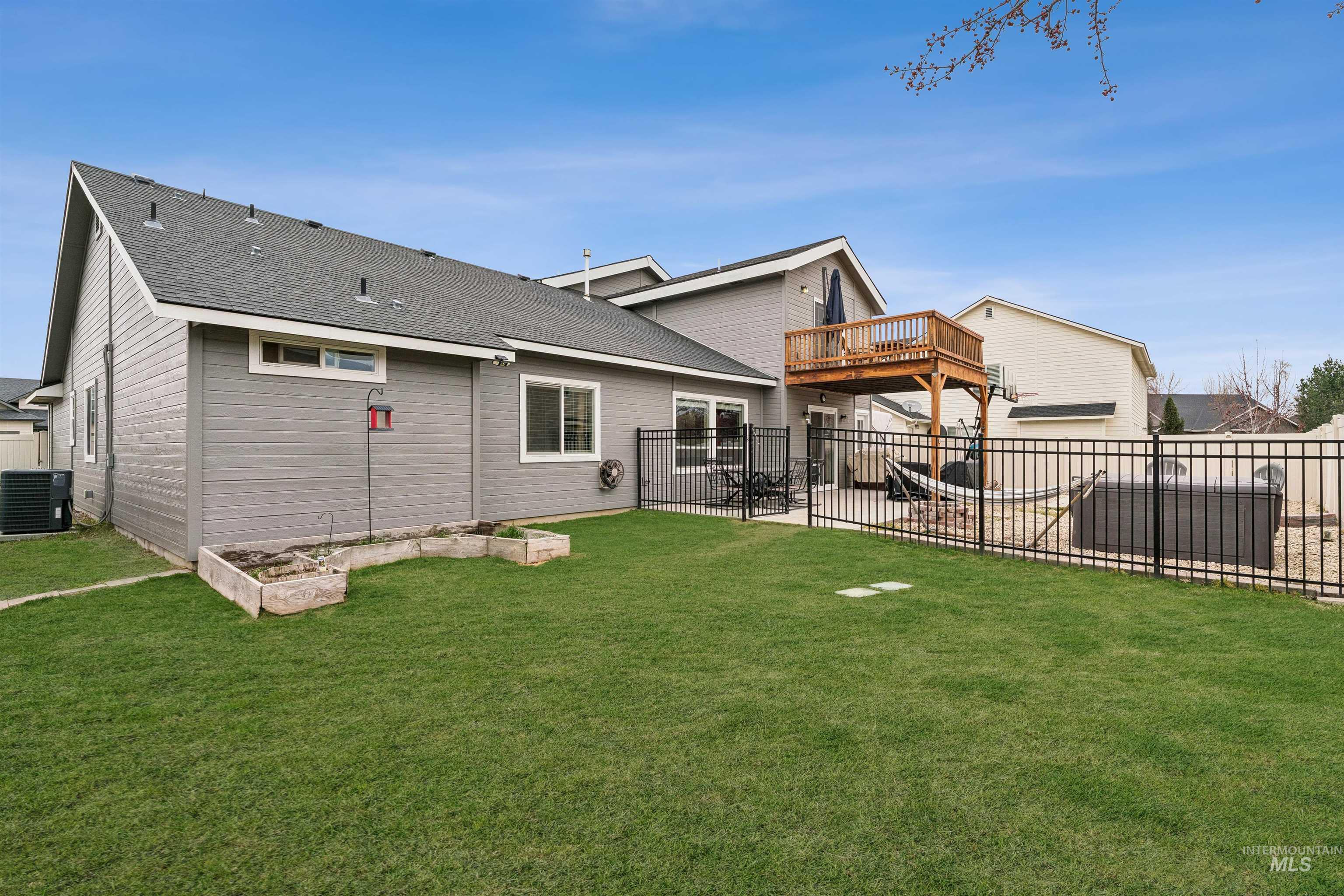 950 N Pine Brook Way, Star, Idaho 83669, 4 Bedrooms, 3 Bathrooms, Residential For Sale, Price $499,000, 98977780