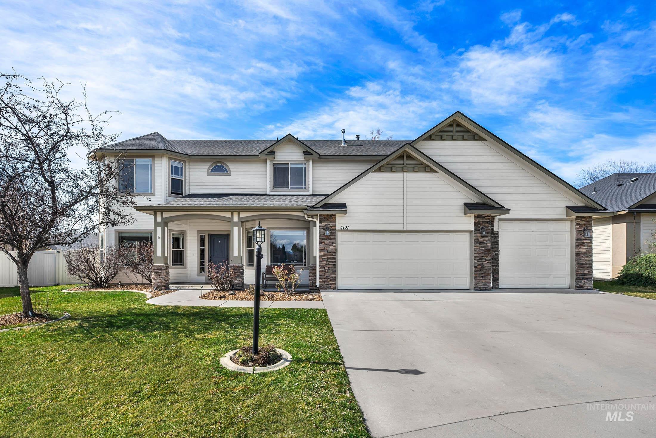 4121 N Frandon Ave, Meridian, Idaho 83646, 5 Bedrooms, 2.5 Bathrooms, Residential For Sale, Price $724,900, 98977781