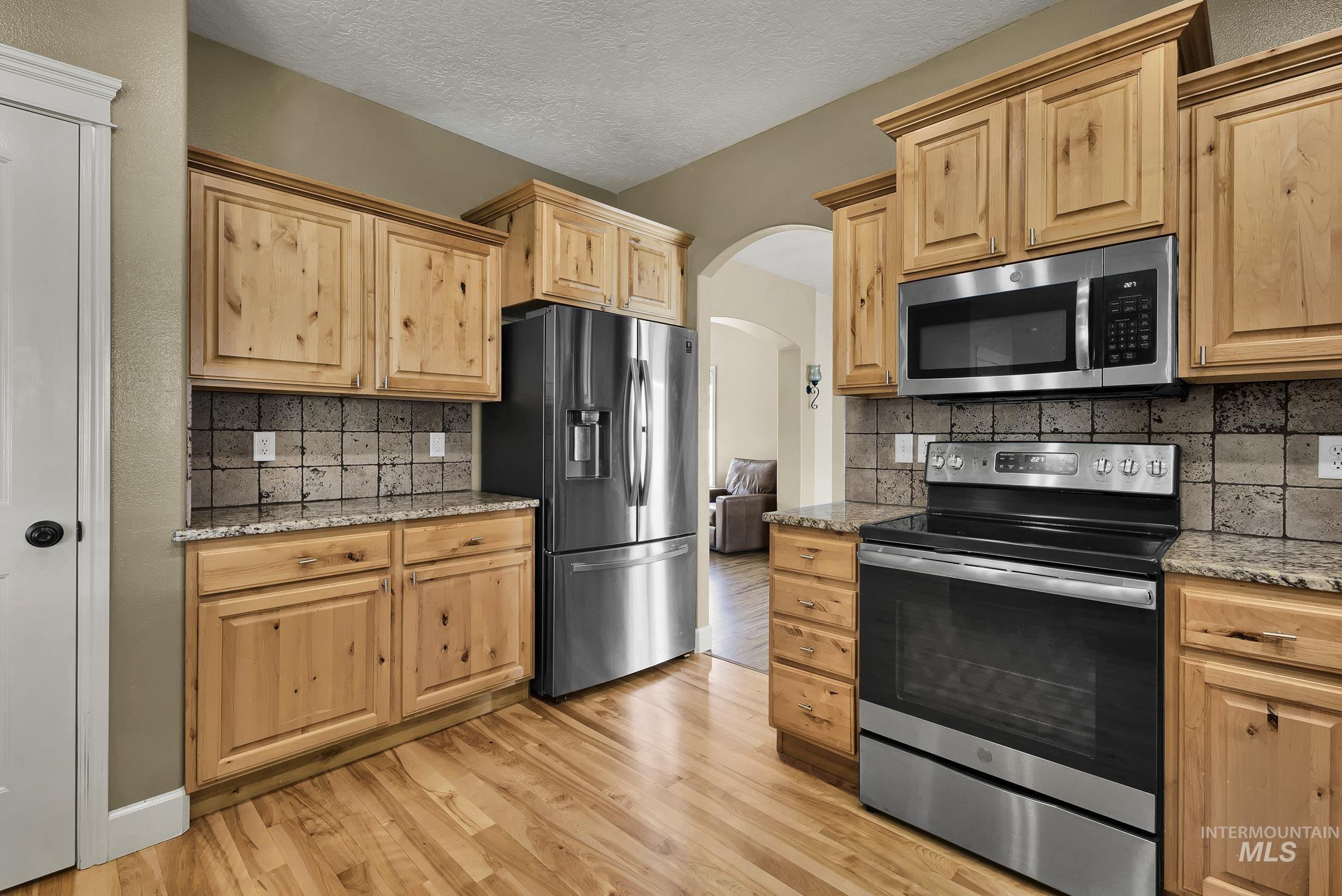 4121 N Frandon Ave, Meridian, Idaho 83646, 5 Bedrooms, 2.5 Bathrooms, Residential For Sale, Price $724,900, 98977781