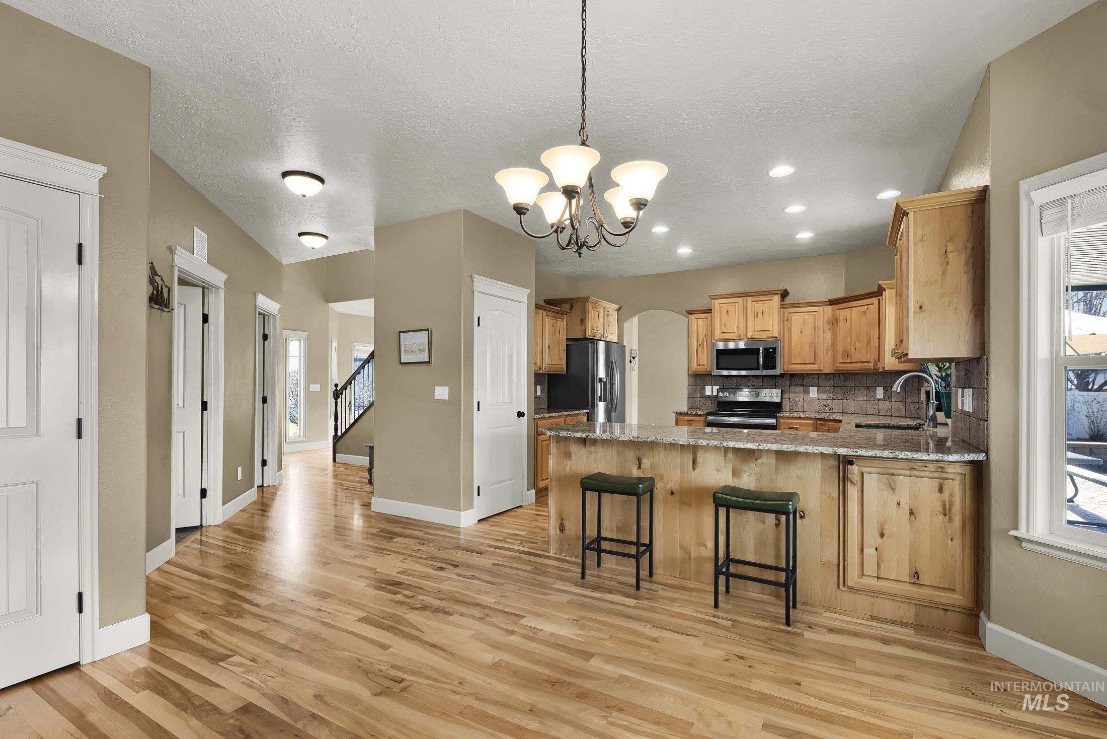 4121 N Frandon Ave, Meridian, Idaho 83646, 5 Bedrooms, 2.5 Bathrooms, Residential For Sale, Price $724,900, 98977781