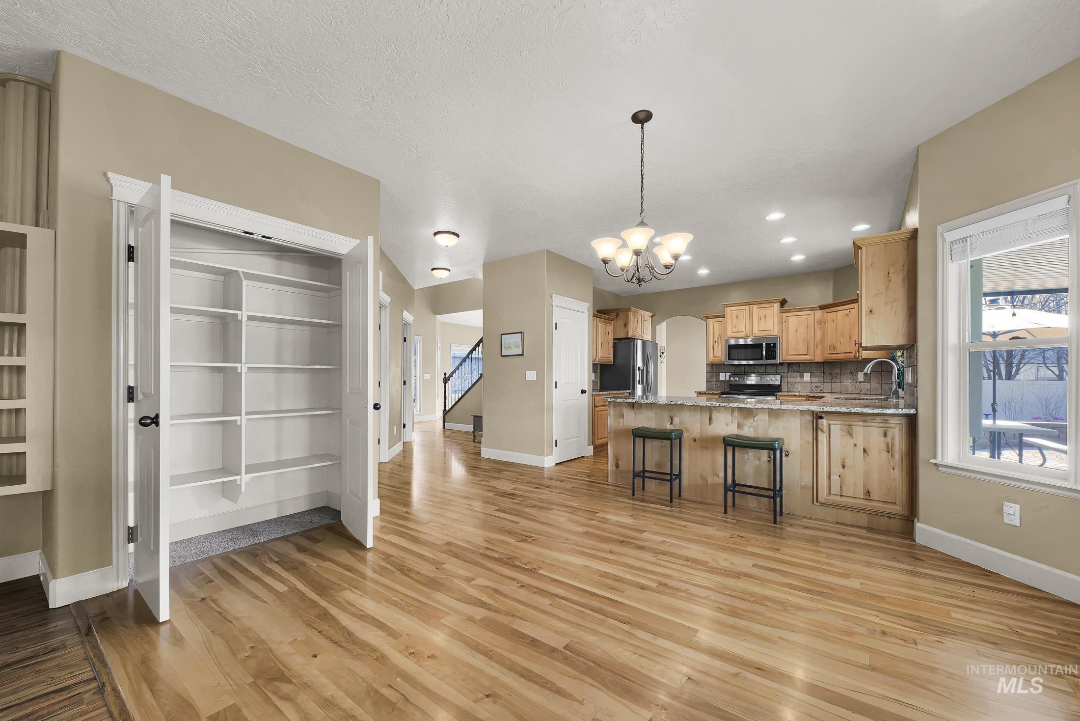 4121 N Frandon Ave, Meridian, Idaho 83646, 5 Bedrooms, 2.5 Bathrooms, Residential For Sale, Price $724,900, 98977781