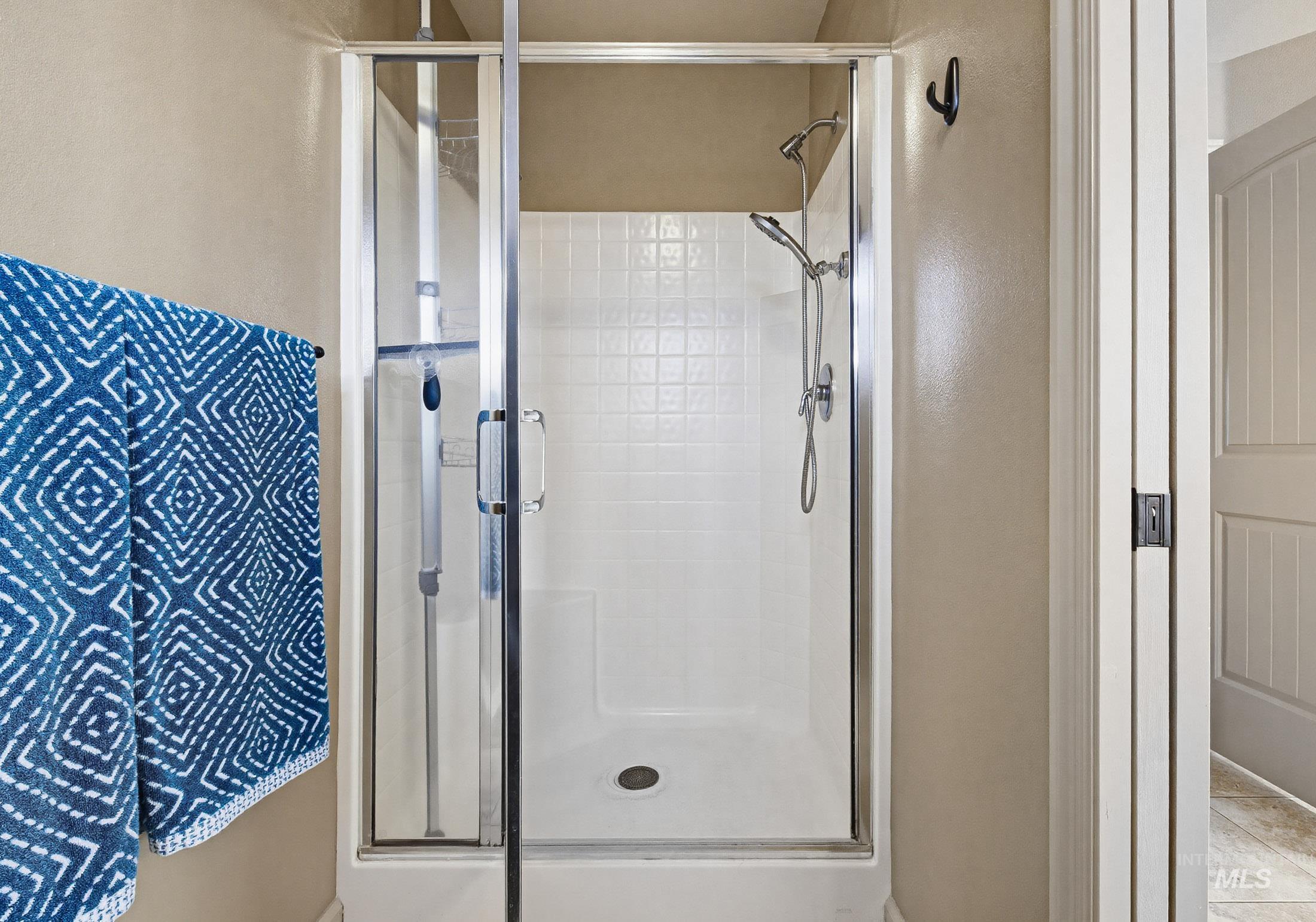 4121 N Frandon Ave, Meridian, Idaho 83646, 5 Bedrooms, 2.5 Bathrooms, Residential For Sale, Price $724,900, 98977781