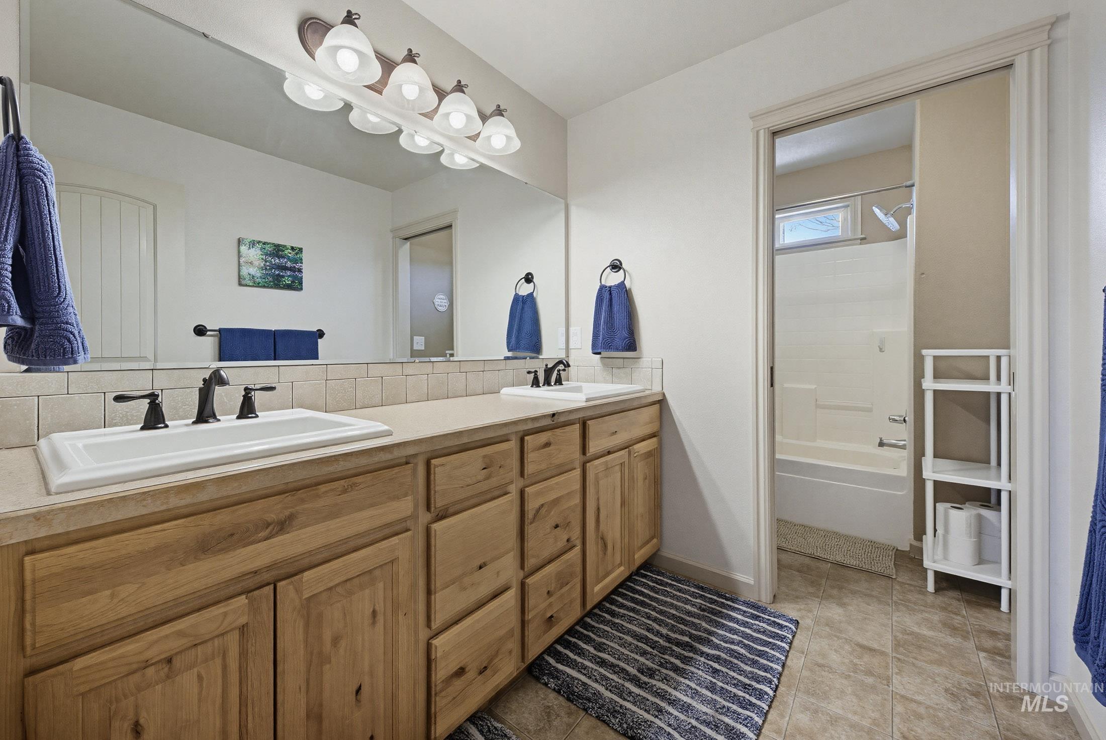 4121 N Frandon Ave, Meridian, Idaho 83646, 5 Bedrooms, 2.5 Bathrooms, Residential For Sale, Price $724,900, 98977781