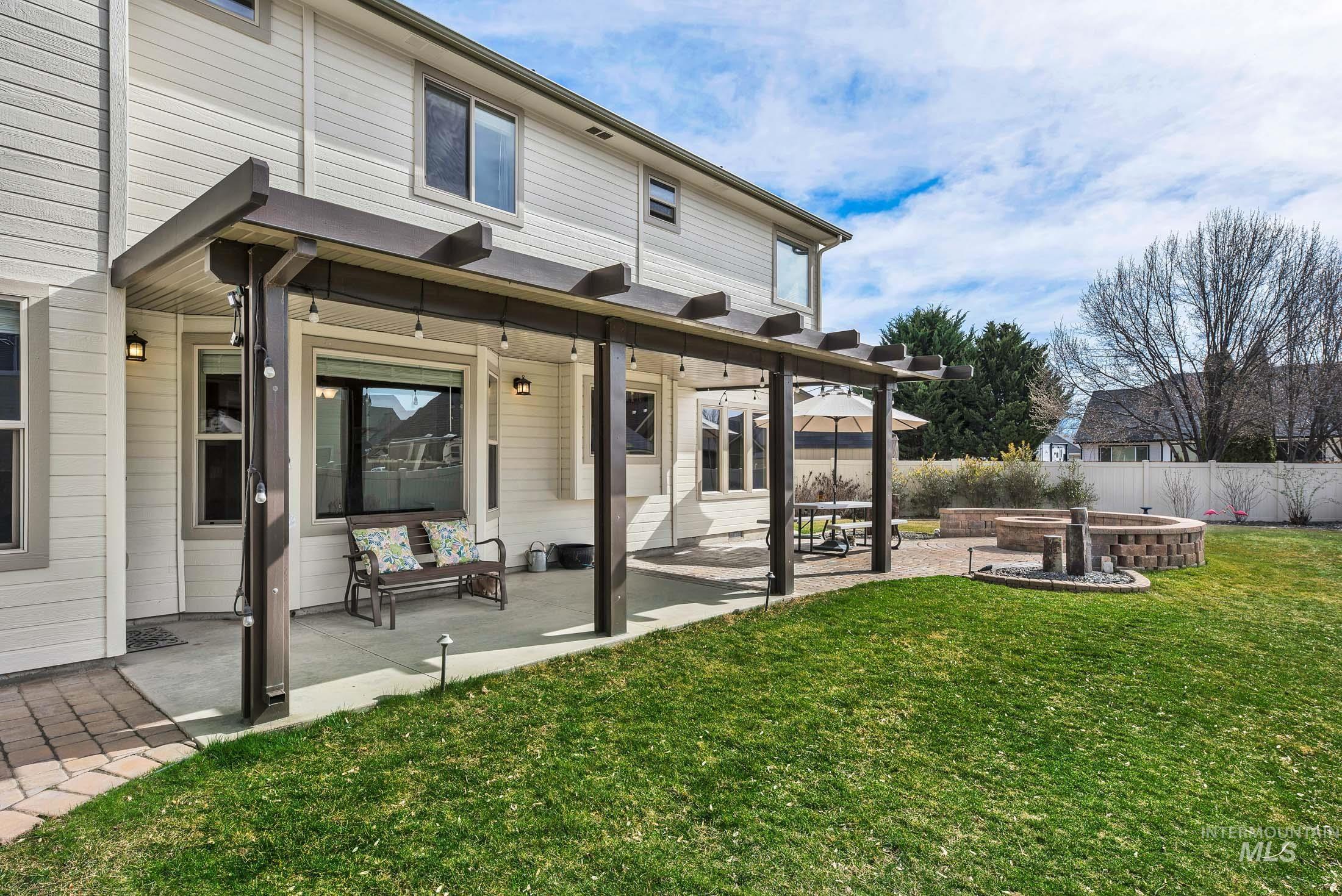 4121 N Frandon Ave, Meridian, Idaho 83646, 5 Bedrooms, 2.5 Bathrooms, Residential For Sale, Price $724,900, 98977781