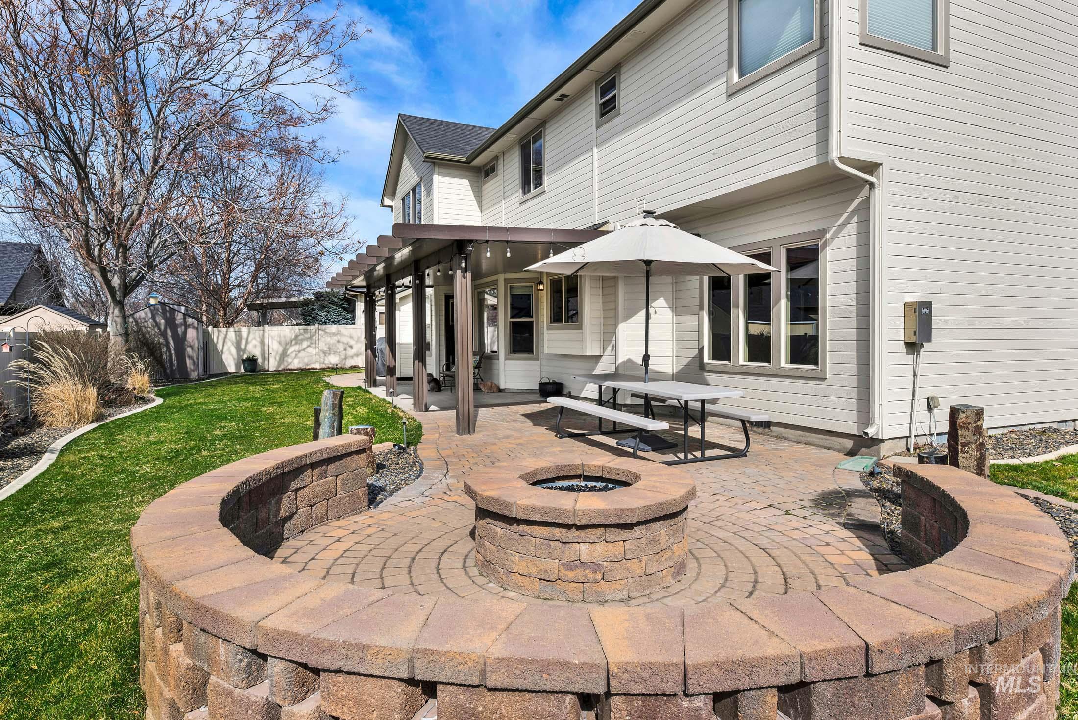 4121 N Frandon Ave, Meridian, Idaho 83646, 5 Bedrooms, 2.5 Bathrooms, Residential For Sale, Price $724,900, 98977781