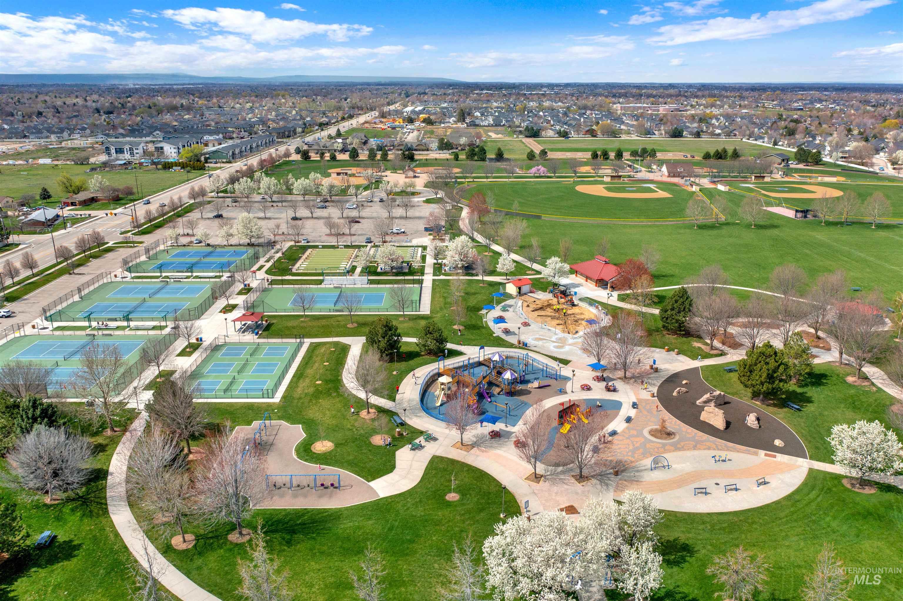 4121 N Frandon Ave, Meridian, Idaho 83646, 5 Bedrooms, 2.5 Bathrooms, Residential For Sale, Price $724,900, 98977781