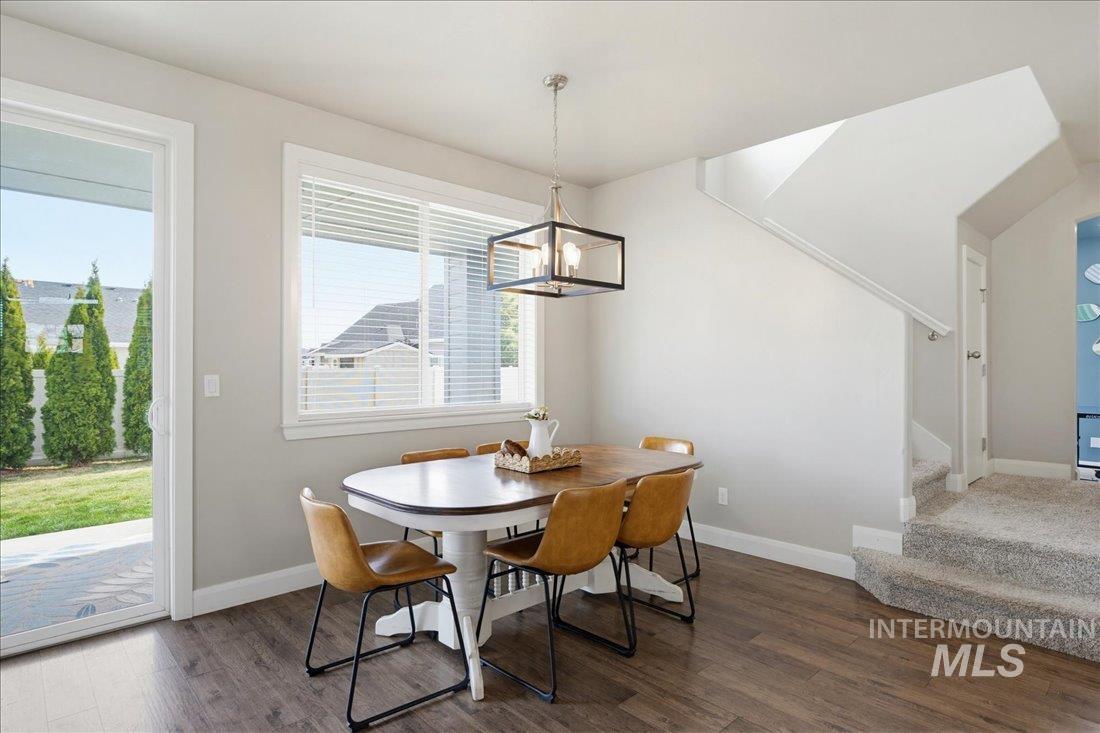 5898 W Bracken Ct, Eagle, Idaho 83616, 5 Bedrooms, 2.5 Bathrooms, Residential For Sale, Price $719,000,MLS 98977782