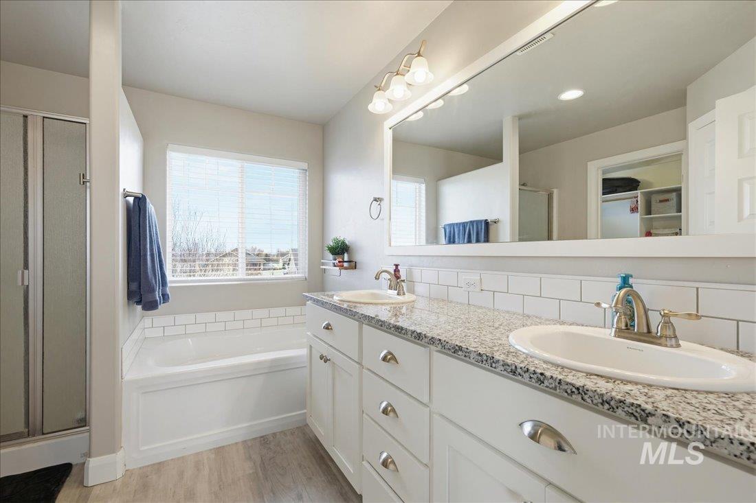 5898 W Bracken Ct, Eagle, Idaho 83616, 5 Bedrooms, 2.5 Bathrooms, Residential For Sale, Price $719,000,MLS 98977782