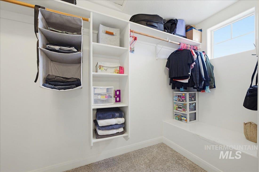 5898 W Bracken Ct, Eagle, Idaho 83616, 5 Bedrooms, 2.5 Bathrooms, Residential For Sale, Price $719,000,MLS 98977782