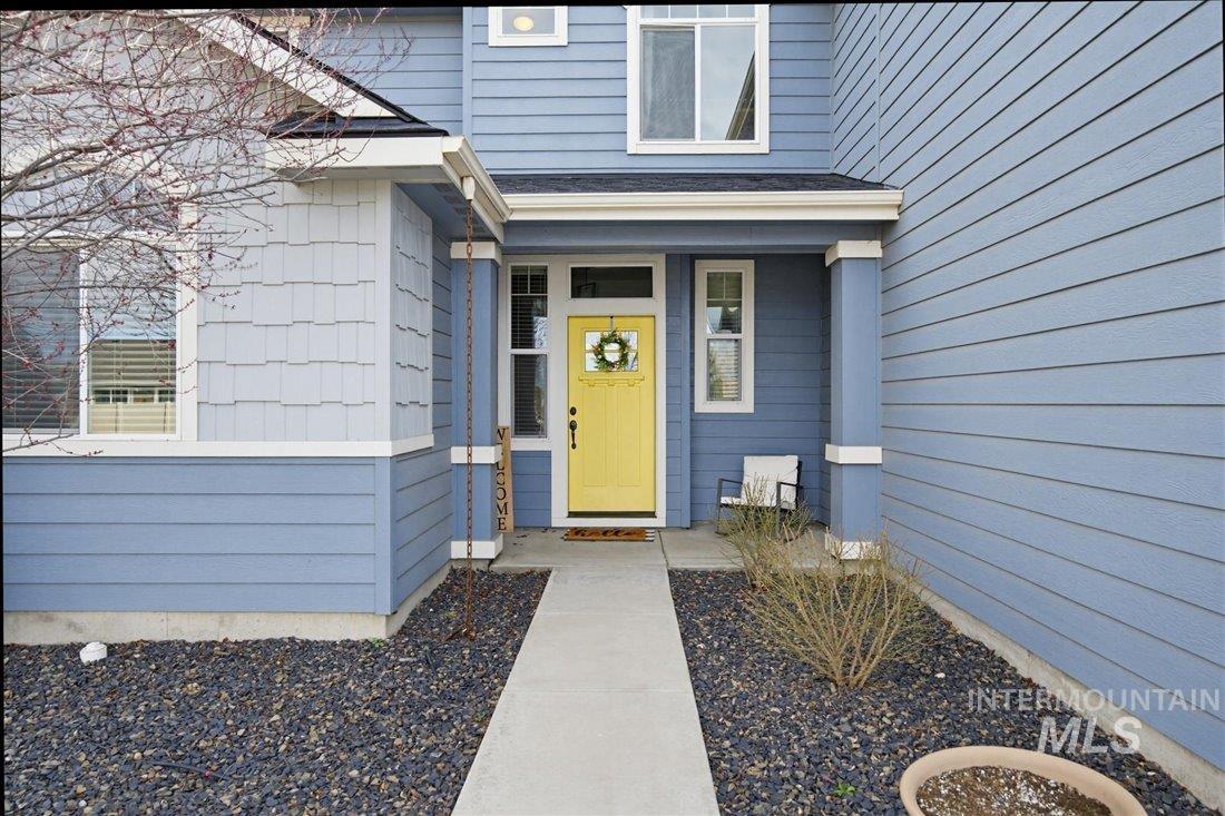 5898 W Bracken Ct, Eagle, Idaho 83616, 5 Bedrooms, 2.5 Bathrooms, Residential For Sale, Price $719,000,MLS 98977782