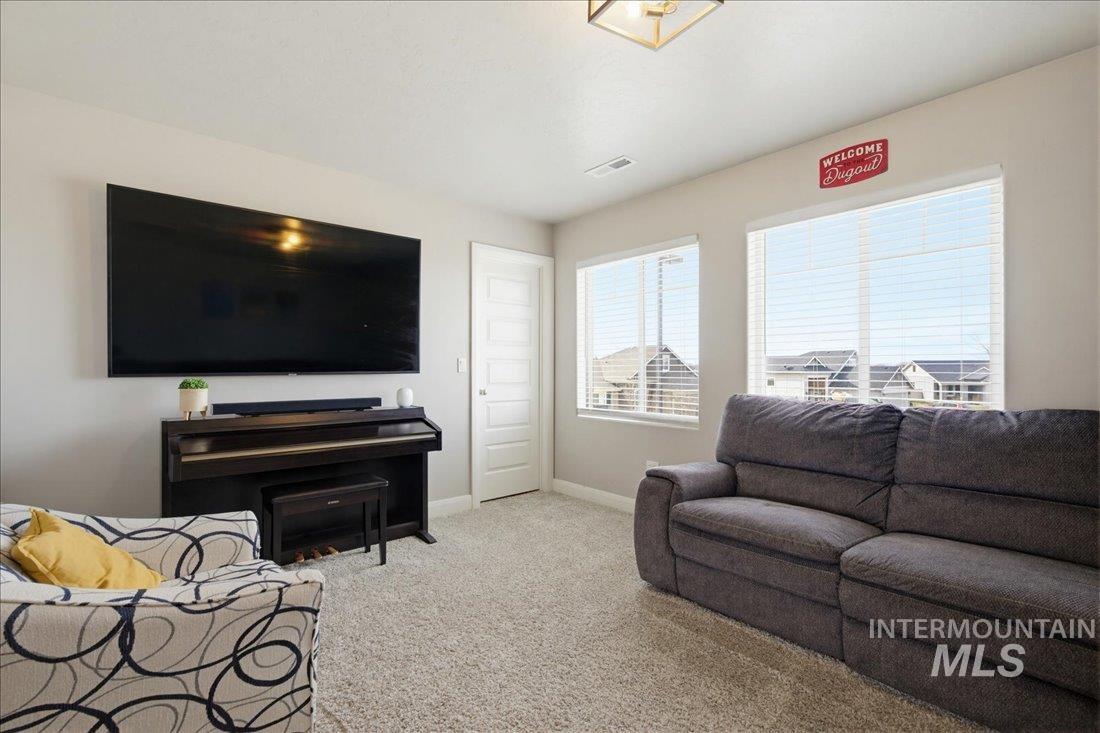 5898 W Bracken Ct, Eagle, Idaho 83616, 5 Bedrooms, 2.5 Bathrooms, Residential For Sale, Price $719,000,MLS 98977782