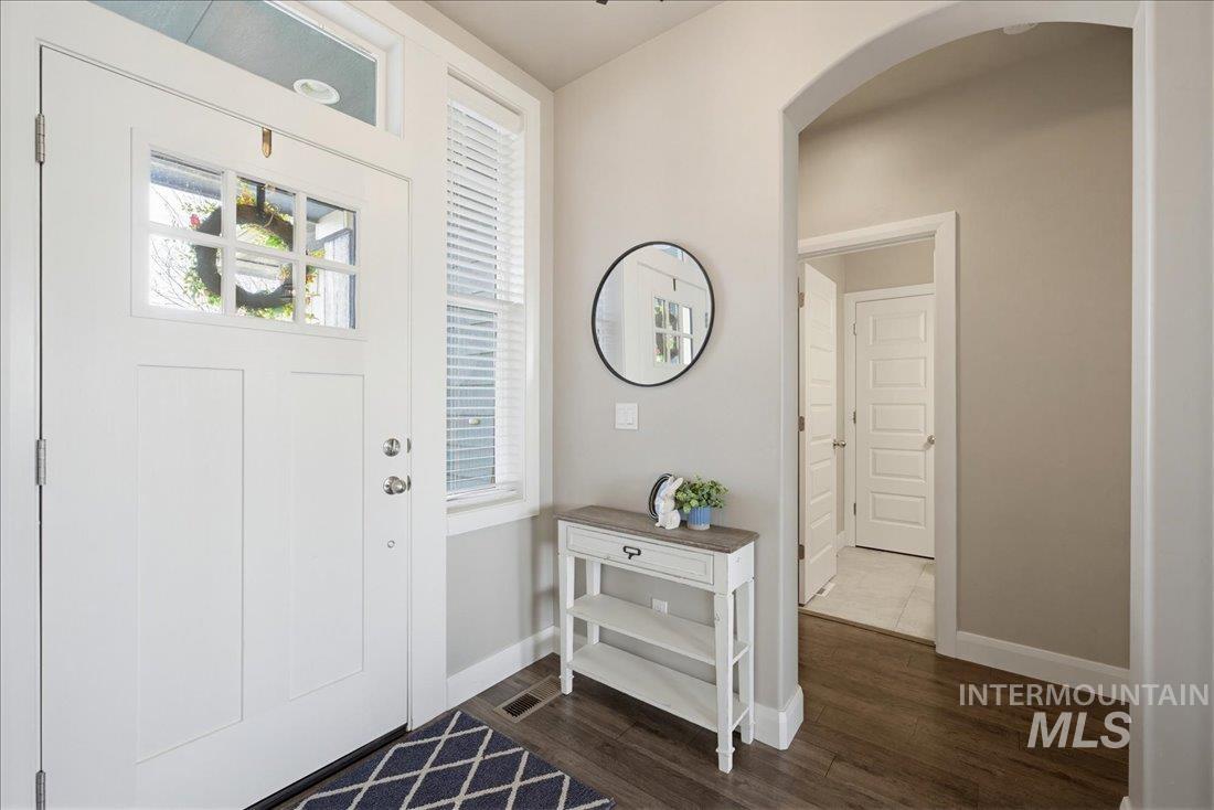 5898 W Bracken Ct, Eagle, Idaho 83616, 5 Bedrooms, 2.5 Bathrooms, Residential For Sale, Price $719,000,MLS 98977782