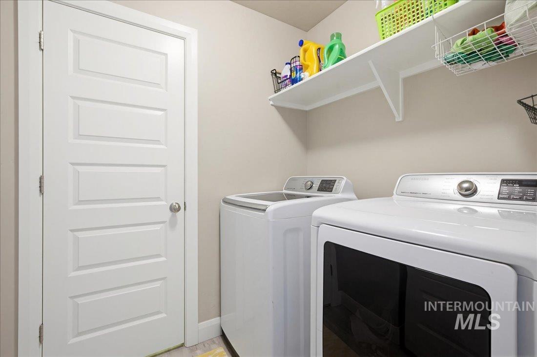 5898 W Bracken Ct, Eagle, Idaho 83616, 5 Bedrooms, 2.5 Bathrooms, Residential For Sale, Price $719,000,MLS 98977782