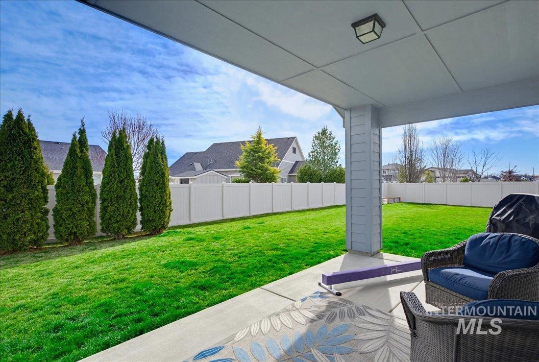 5898 W Bracken Ct, Eagle, Idaho 83616, 5 Bedrooms, 2.5 Bathrooms, Residential For Sale, Price $719,000,MLS 98977782