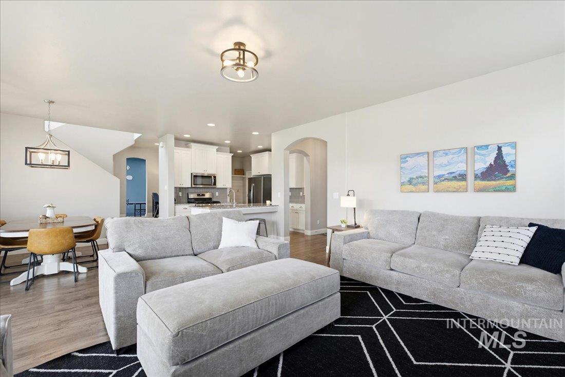 5898 W Bracken Ct, Eagle, Idaho 83616, 5 Bedrooms, 2.5 Bathrooms, Residential For Sale, Price $719,000,MLS 98977782