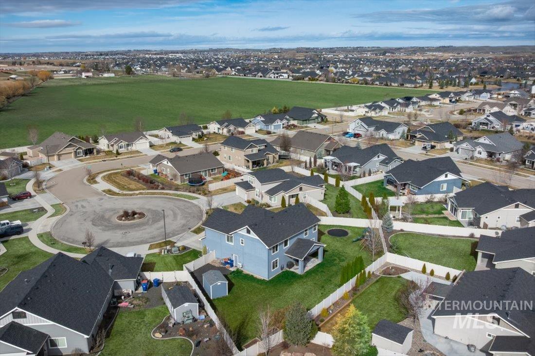 5898 W Bracken Ct, Eagle, Idaho 83616, 5 Bedrooms, 2.5 Bathrooms, Residential For Sale, Price $719,000,MLS 98977782