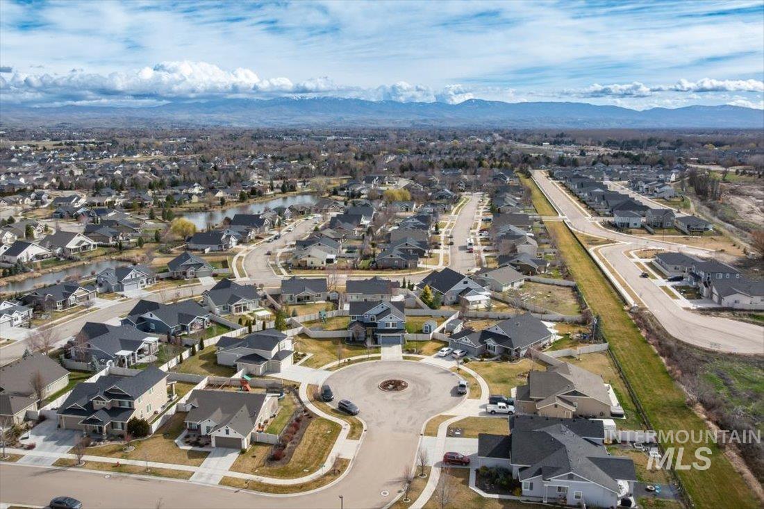 5898 W Bracken Ct, Eagle, Idaho 83616, 5 Bedrooms, 2.5 Bathrooms, Residential For Sale, Price $719,000,MLS 98977782