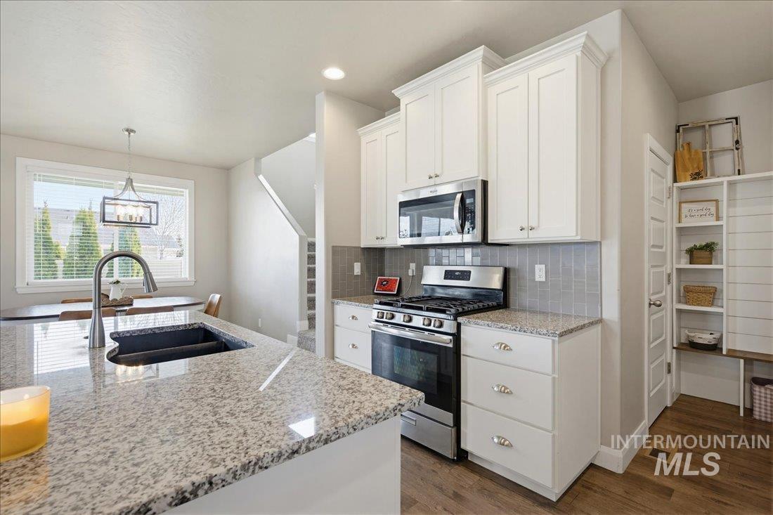 5898 W Bracken Ct, Eagle, Idaho 83616, 5 Bedrooms, 2.5 Bathrooms, Residential For Sale, Price $719,000,MLS 98977782