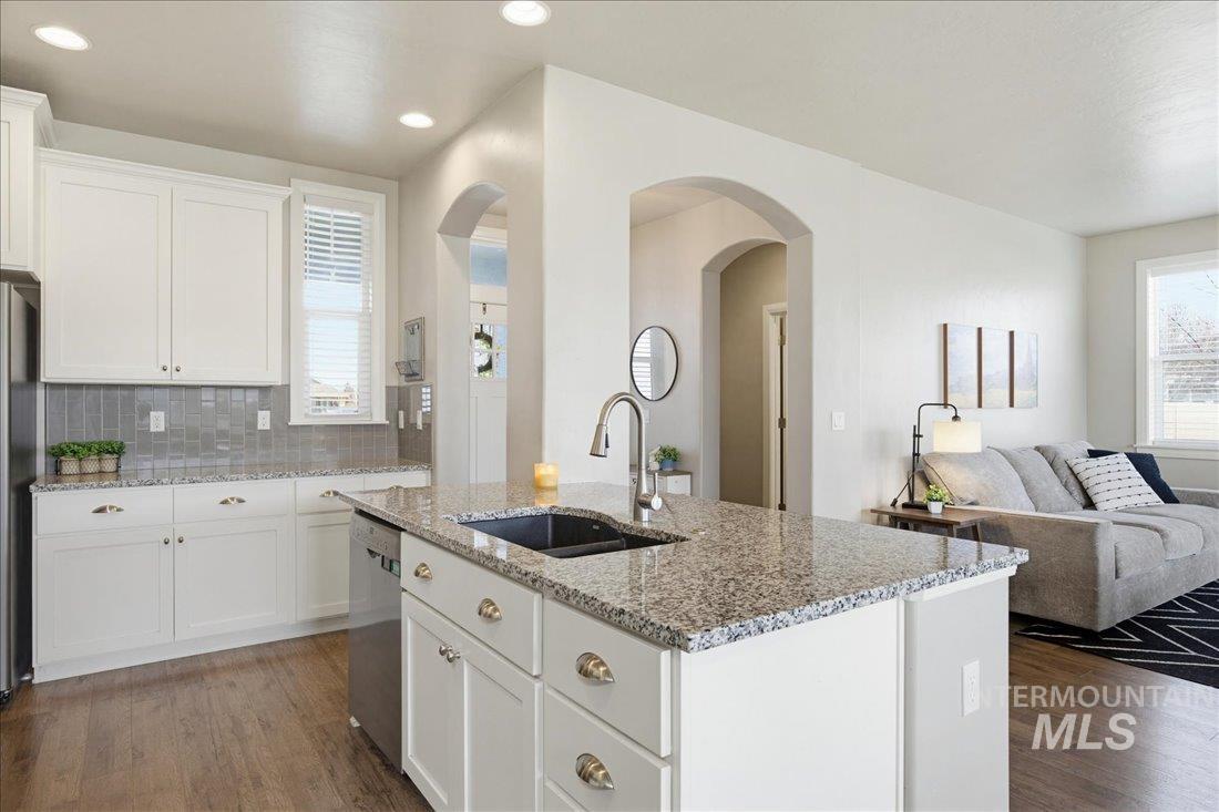 5898 W Bracken Ct, Eagle, Idaho 83616, 5 Bedrooms, 2.5 Bathrooms, Residential For Sale, Price $719,000,MLS 98977782