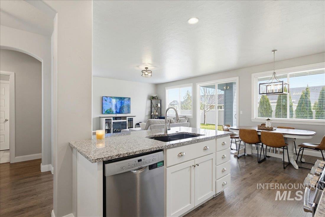 5898 W Bracken Ct, Eagle, Idaho 83616, 5 Bedrooms, 2.5 Bathrooms, Residential For Sale, Price $719,000,MLS 98977782