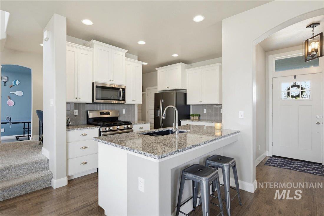 5898 W Bracken Ct, Eagle, Idaho 83616, 5 Bedrooms, 2.5 Bathrooms, Residential For Sale, Price $719,000,MLS 98977782