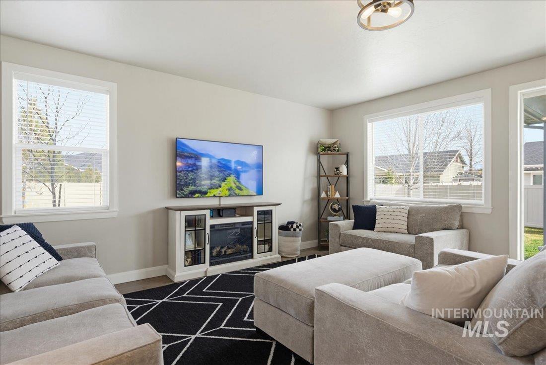 5898 W Bracken Ct, Eagle, Idaho 83616, 5 Bedrooms, 2.5 Bathrooms, Residential For Sale, Price $719,000,MLS 98977782