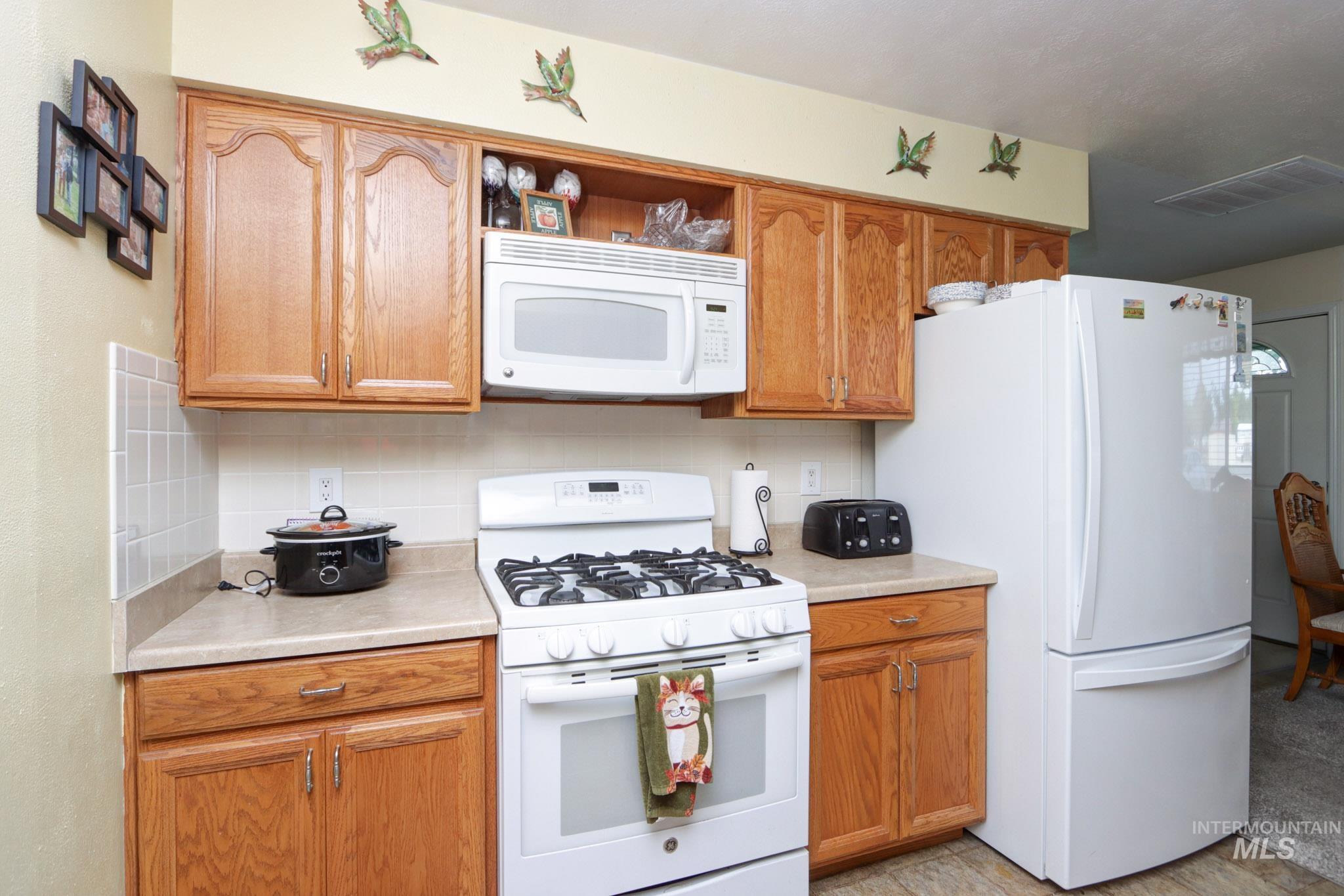 1424 Mill Rd, Emmett, Idaho 83617, 3 Bedrooms, 1 Bathroom, Residential For Sale, Price $430,000,MLS 98977783