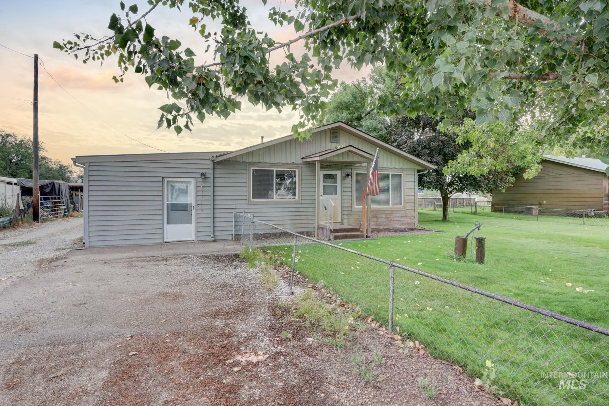 1424 Mill Rd, Emmett, Idaho 83617, 3 Bedrooms, 1 Bathroom, Residential For Sale, Price $430,000,MLS 98977783