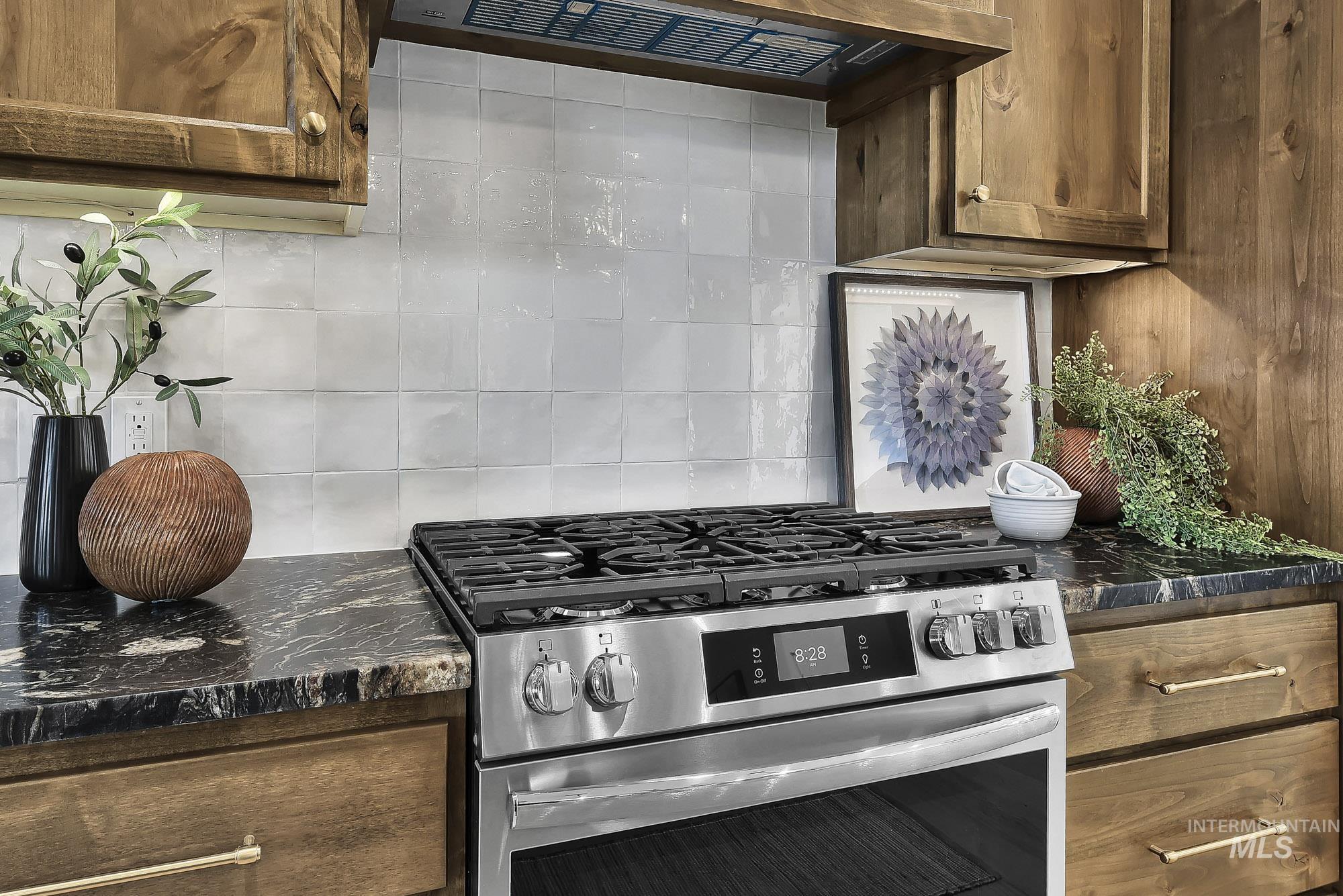 3170 Grandview Ln, Emmett, Idaho 83617, 4 Bedrooms, 3 Bathrooms, Residential For Sale, Price $935,000, 98977784