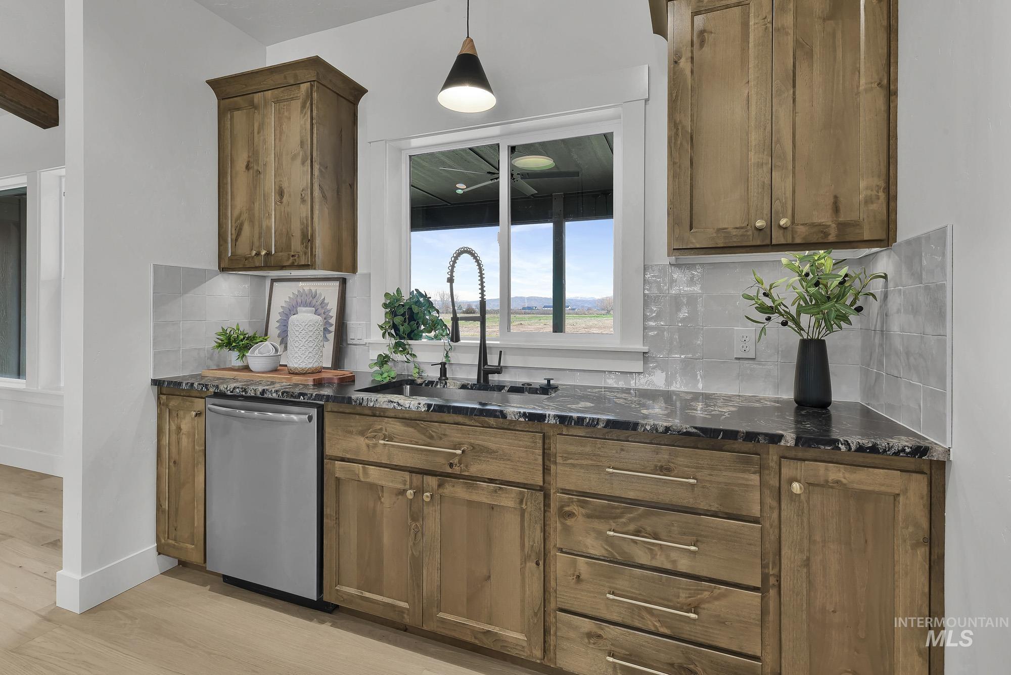 3170 Grandview Ln, Emmett, Idaho 83617, 4 Bedrooms, 3 Bathrooms, Residential For Sale, Price $935,000, 98977784