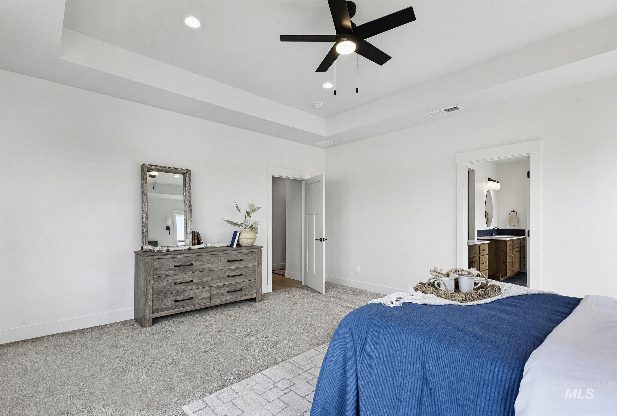 3170 Grandview Ln, Emmett, Idaho 83617, 4 Bedrooms, 3 Bathrooms, Residential For Sale, Price $935,000, 98977784