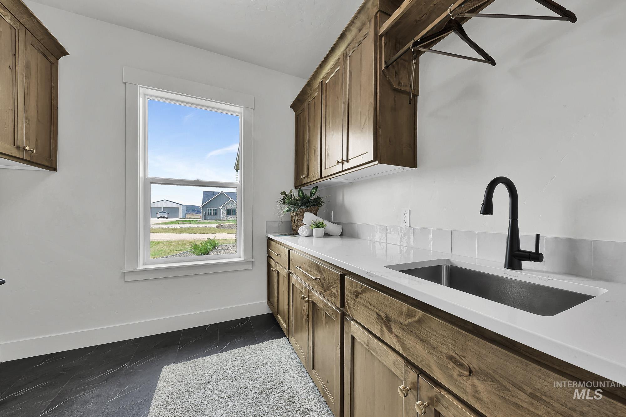 3170 Grandview Ln, Emmett, Idaho 83617, 4 Bedrooms, 3 Bathrooms, Residential For Sale, Price $935,000, 98977784