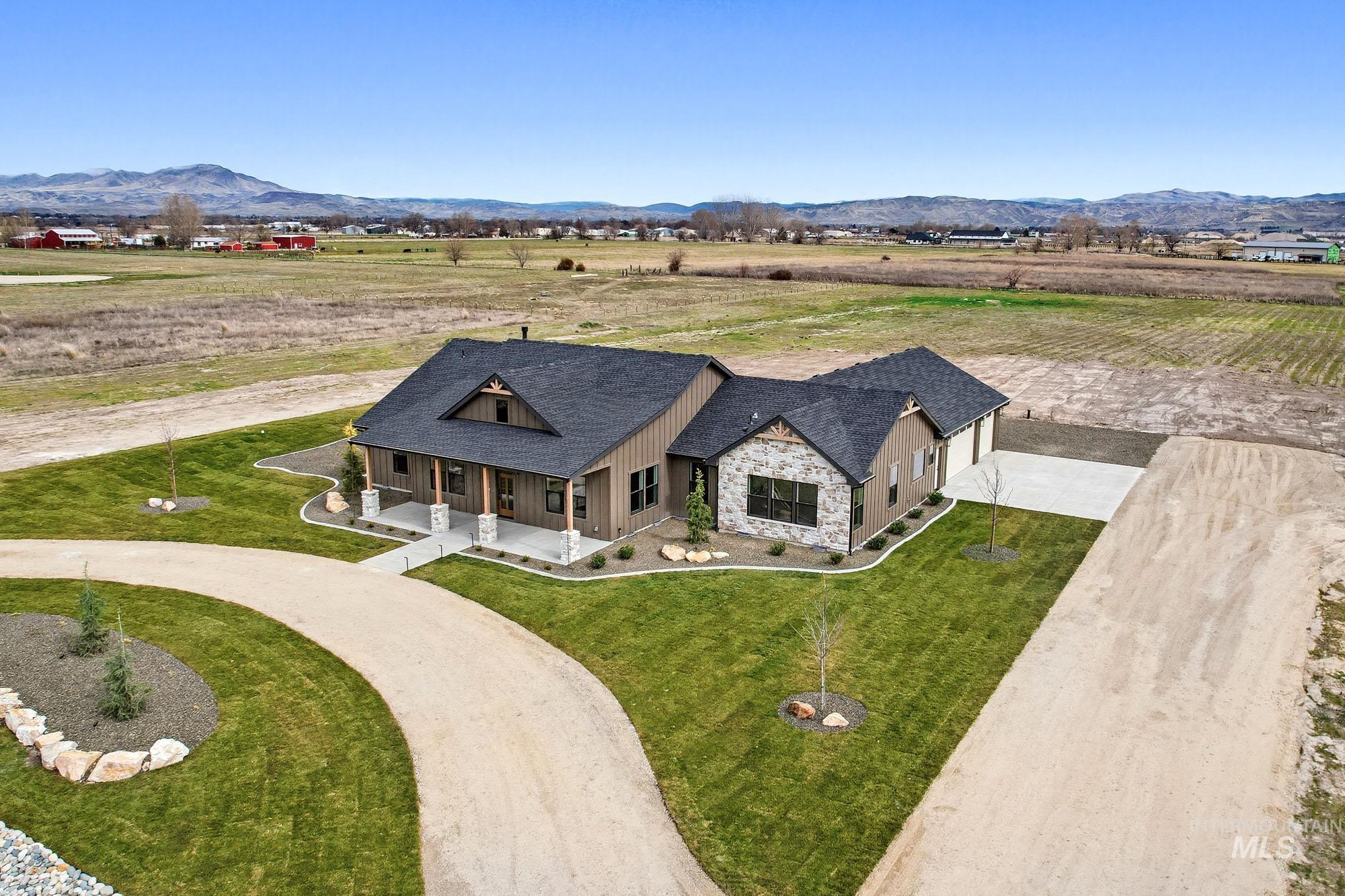 3170 Grandview Ln, Emmett, Idaho 83617, 4 Bedrooms, 3 Bathrooms, Residential For Sale, Price $935,000, 98977784